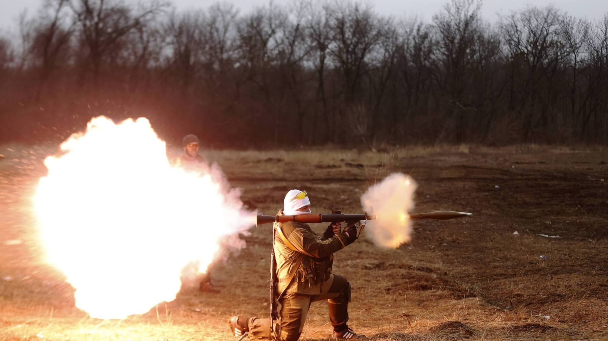 На Донецькому напрямку терористи застосовують гранатомети й БМП – штаб АТО