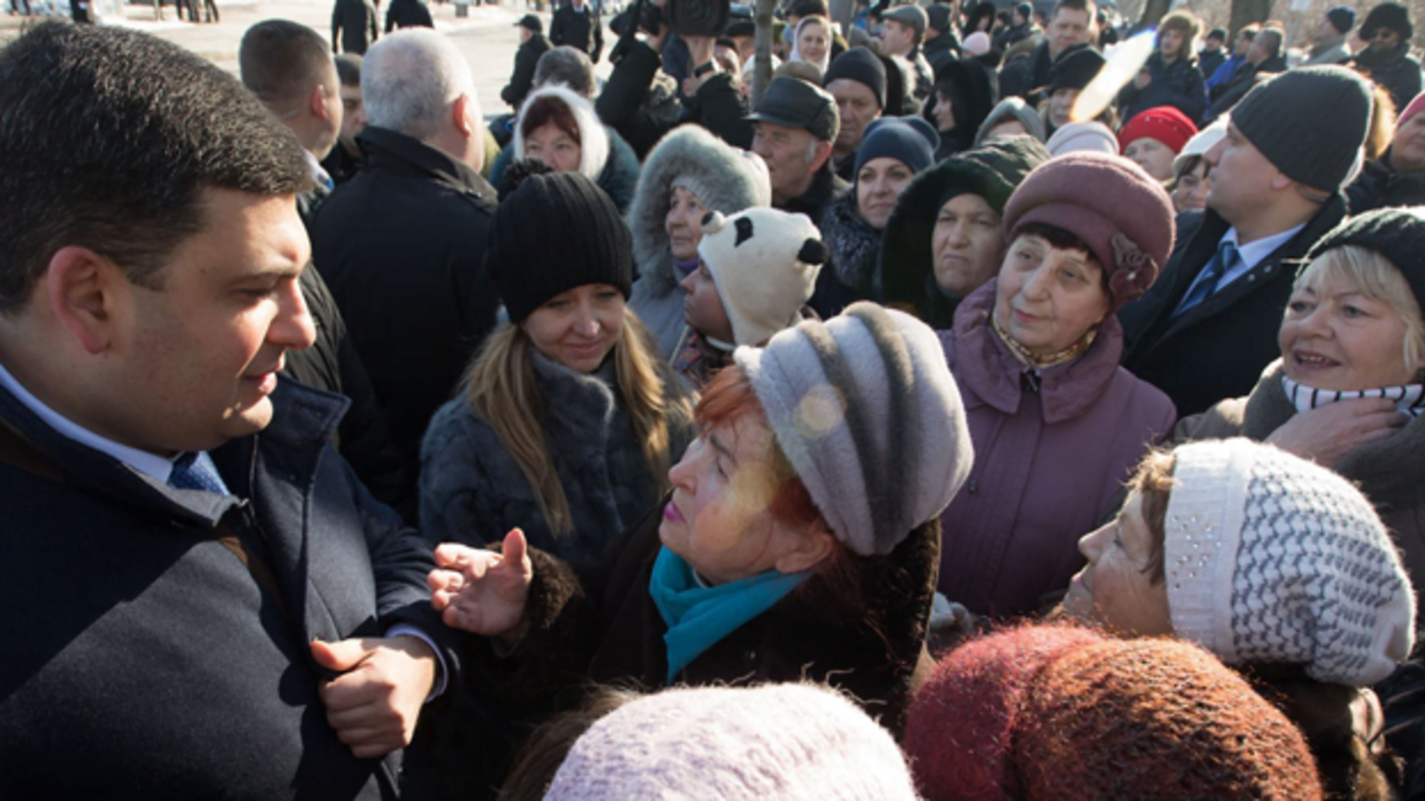 Гройсман 'випадково' поспілкувався з підставними бабусями – ЗМІ
