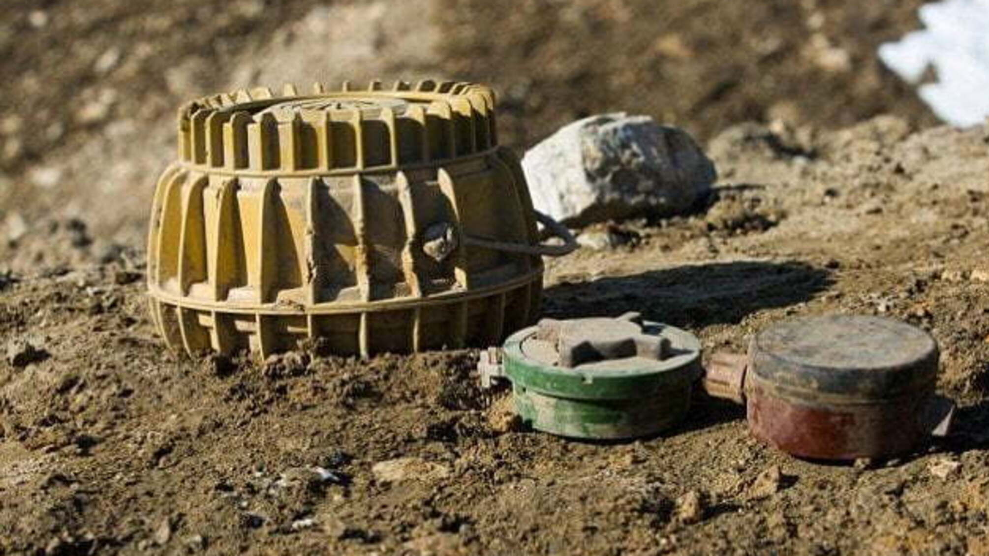 Під Маріуполем мирний житель підірвався на міні