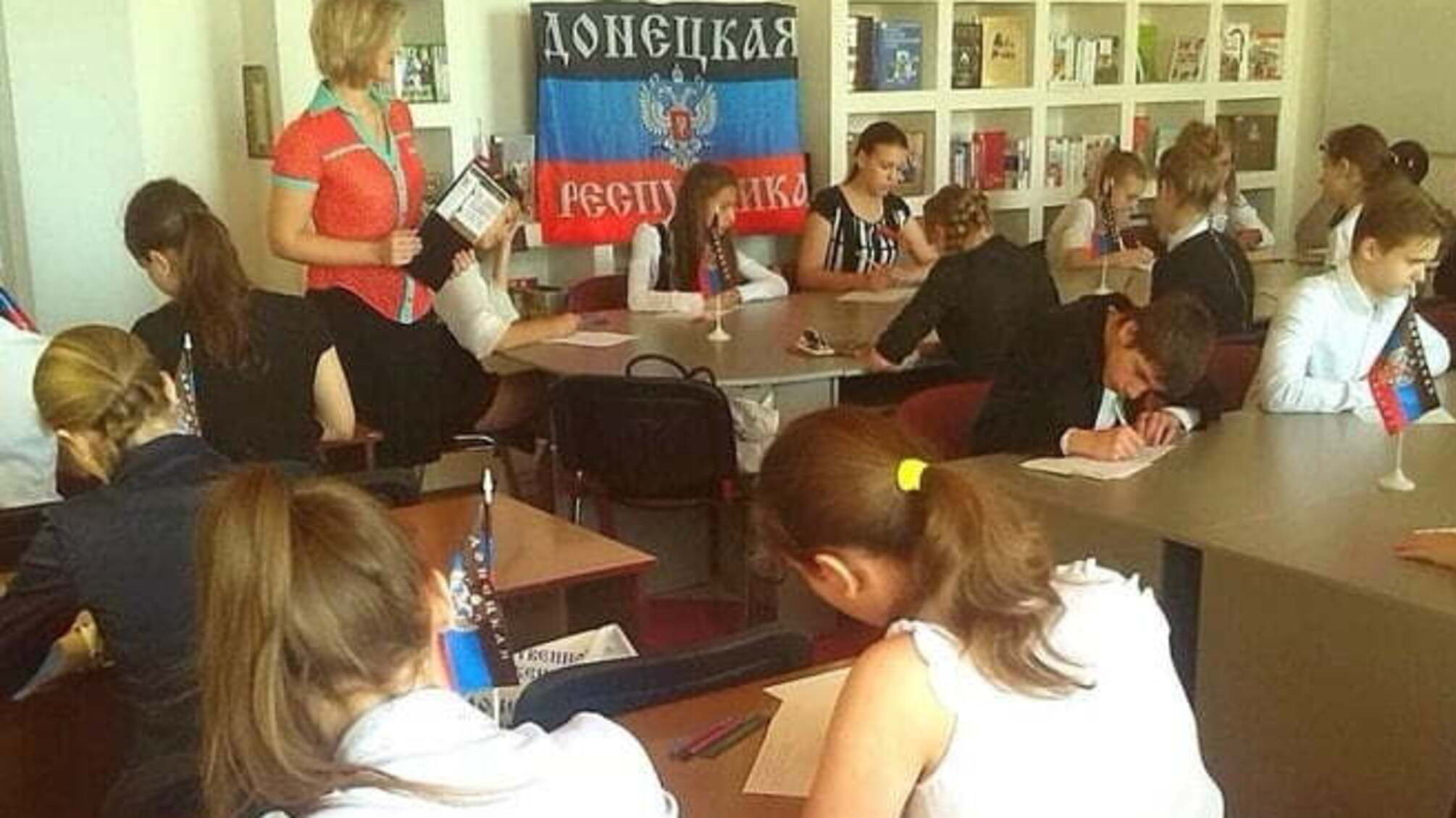 У школах окупованого Донбасу розповідають про 'героя Гіві' та 'український терор'