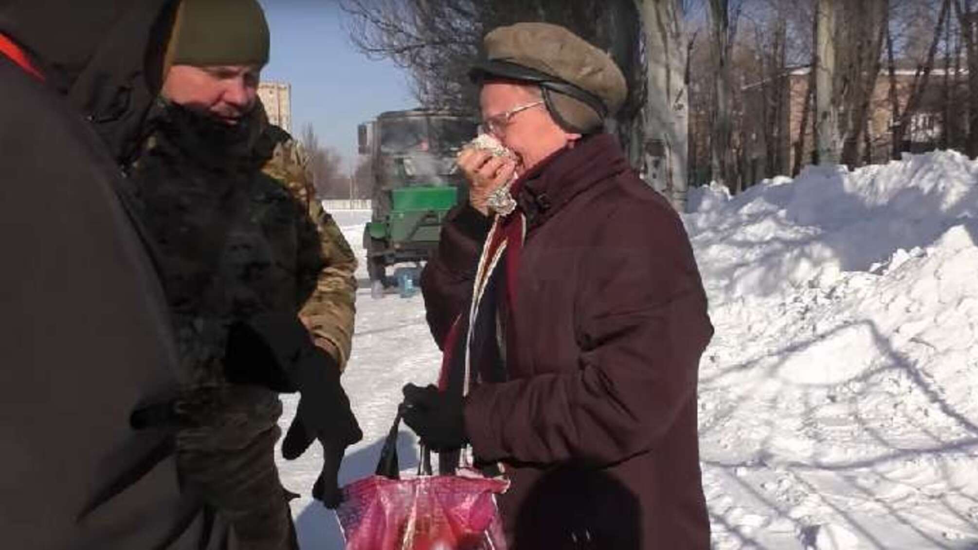 Мешканці Авдіївки просять українських військових не здавати місто