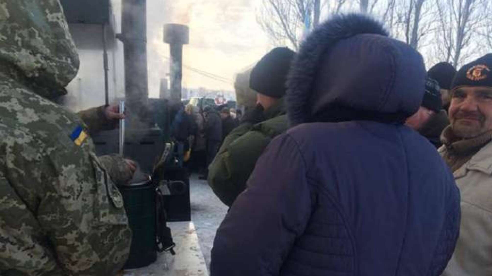 Мережу підірвало відео із суперечкою двох мешканок Авдіївки