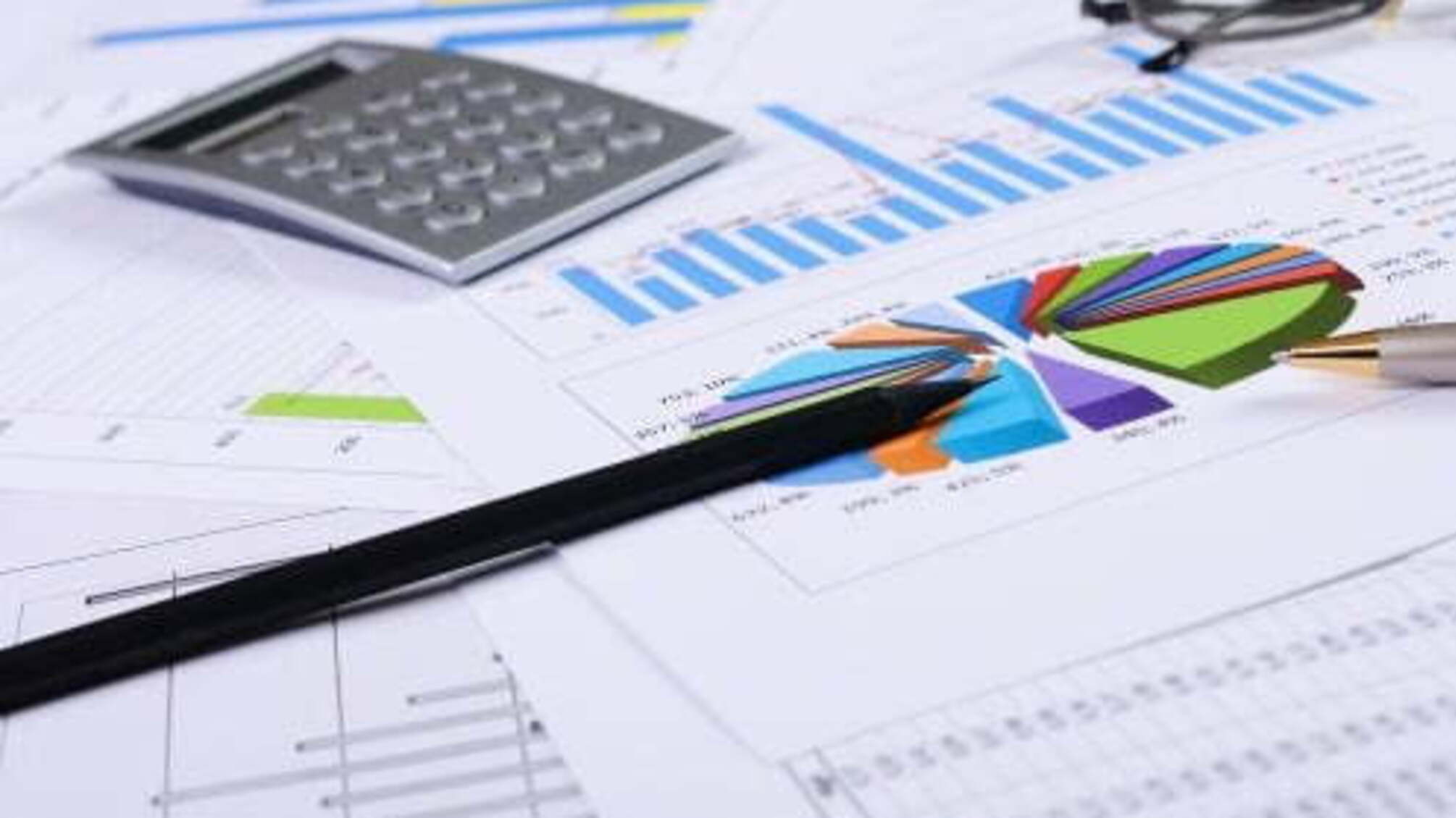 На Донеччині секретар міськради підробила документи, щоб відтермінувати звіт мера