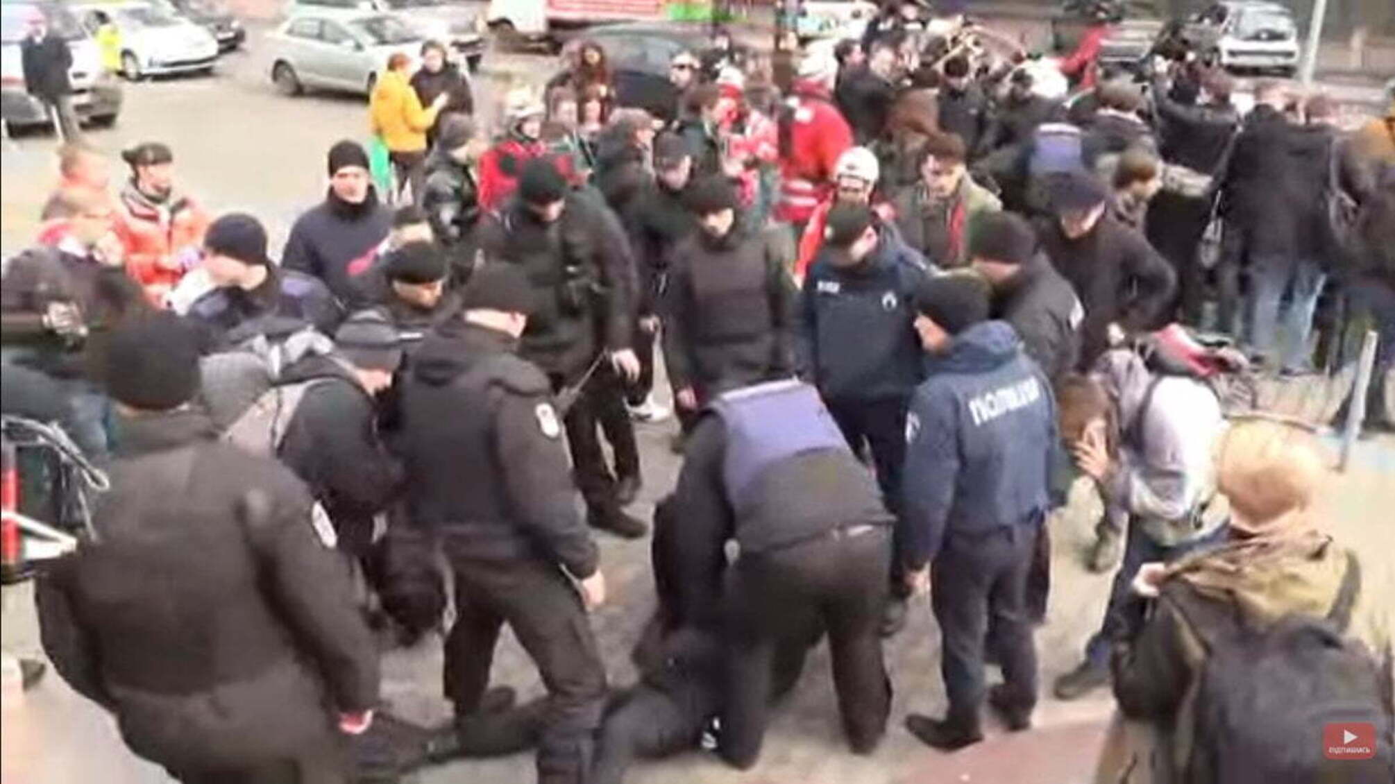 Провокація на марші феміністок в Києві: поліція затримала кілька людей