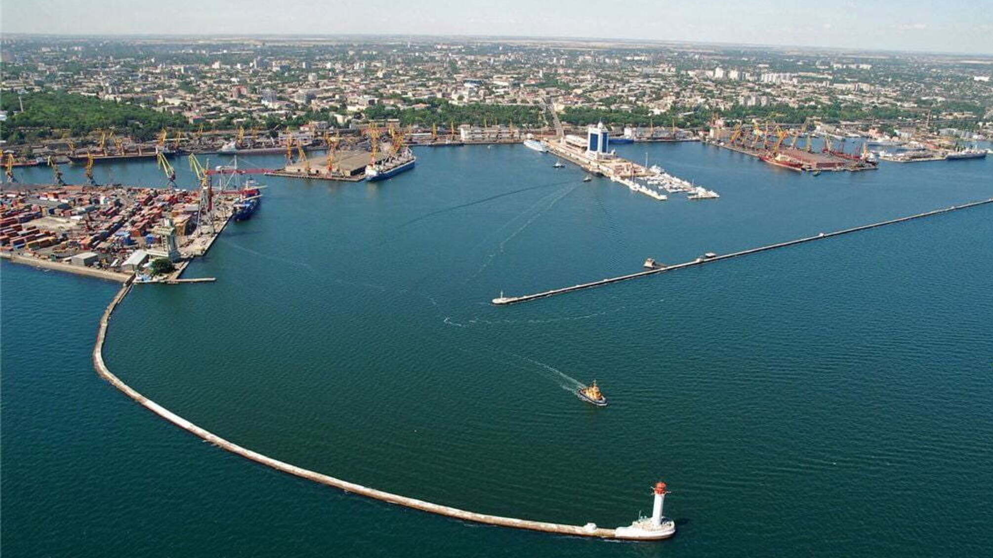 В Одесі морський порт зупинив роботу через аварію