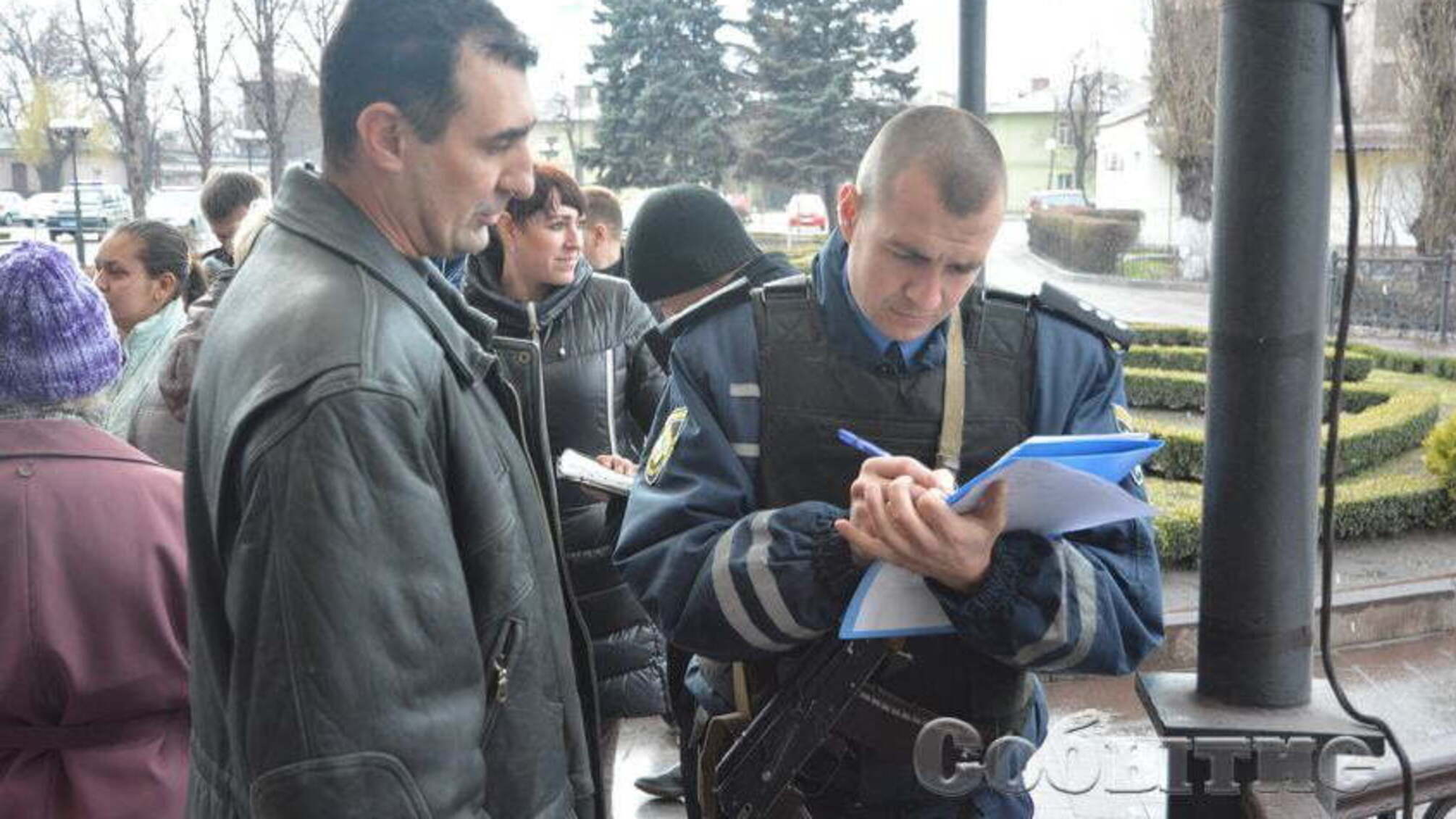 Сотні голодних заводчан влаштували мітинг в окупованому Алчевську через затримку зарплат