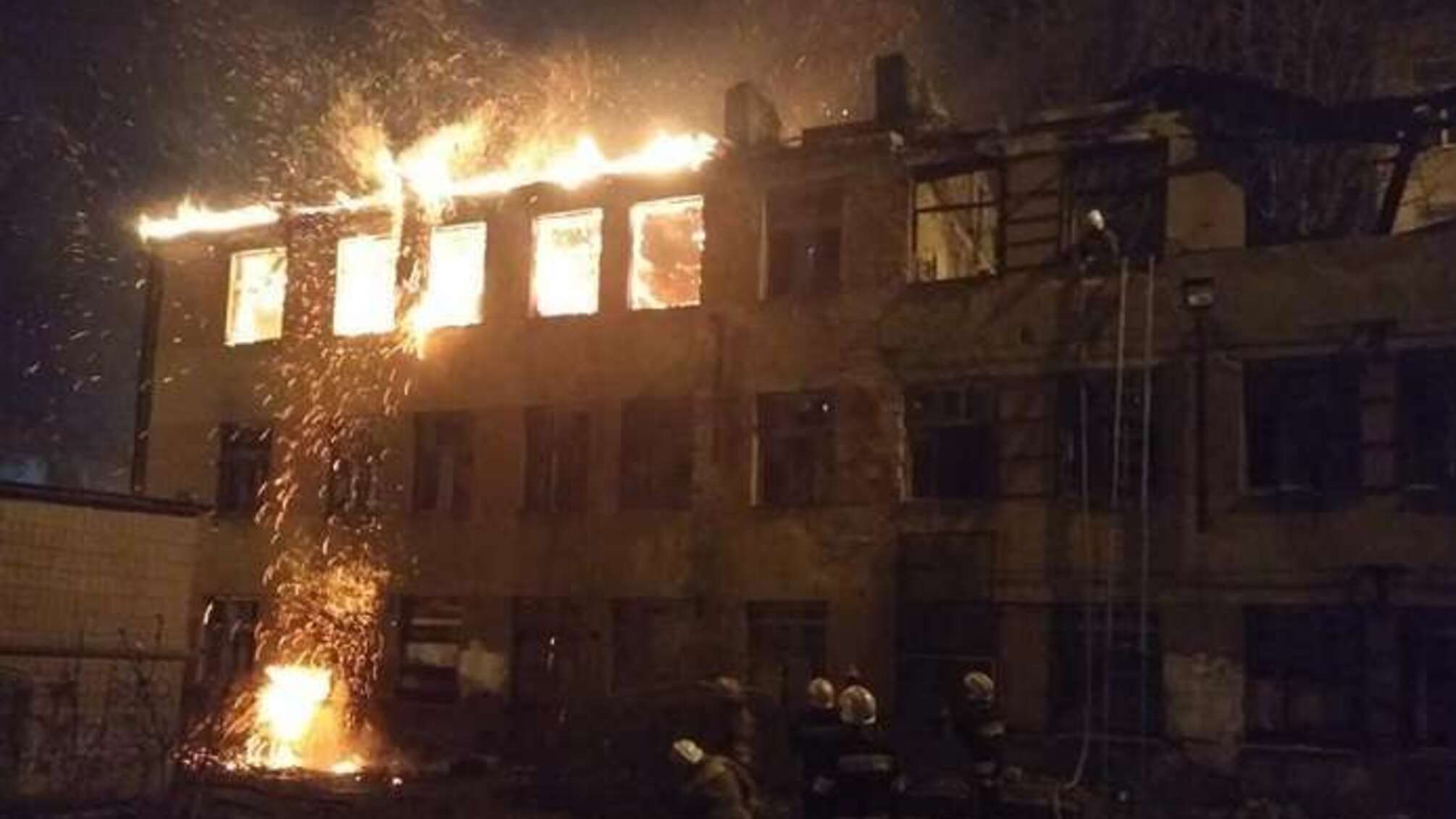 У Харчовій академії Одеси сталася масштабна пожежа