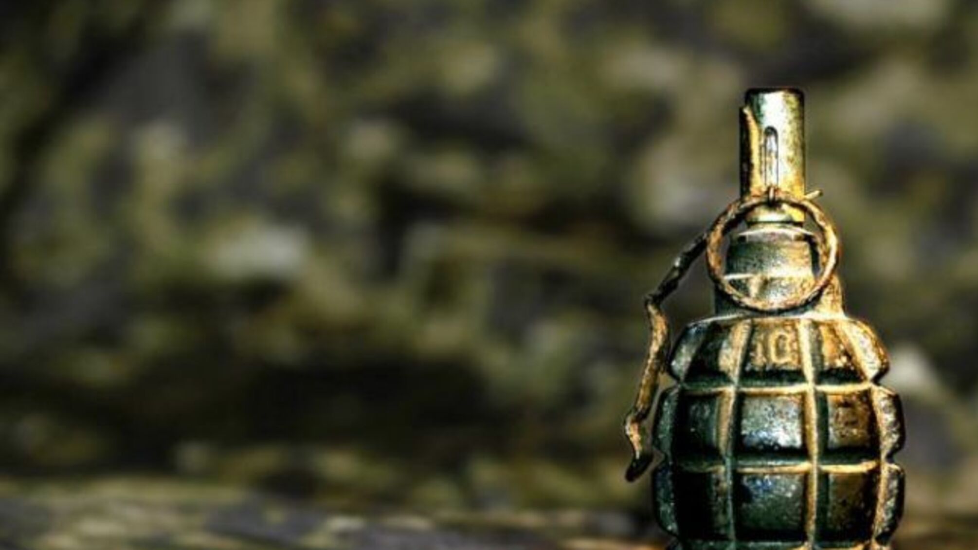 У Маріуполі поблизу багатоповерхівки вибухнула граната