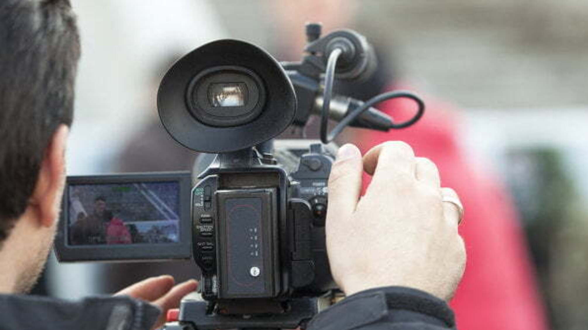 За даними 'СтопКору', відеооператора, який виклав зйомку засідання міськради Хмільника у Мережу, звільнили