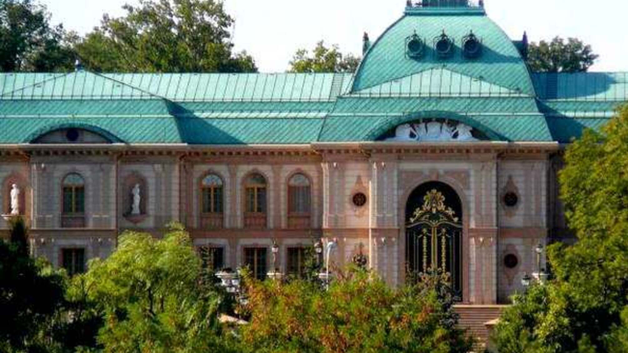Захарченко остаточно переїхав до резиденції Ахметова: ЗМІ повідомили останні подробиці