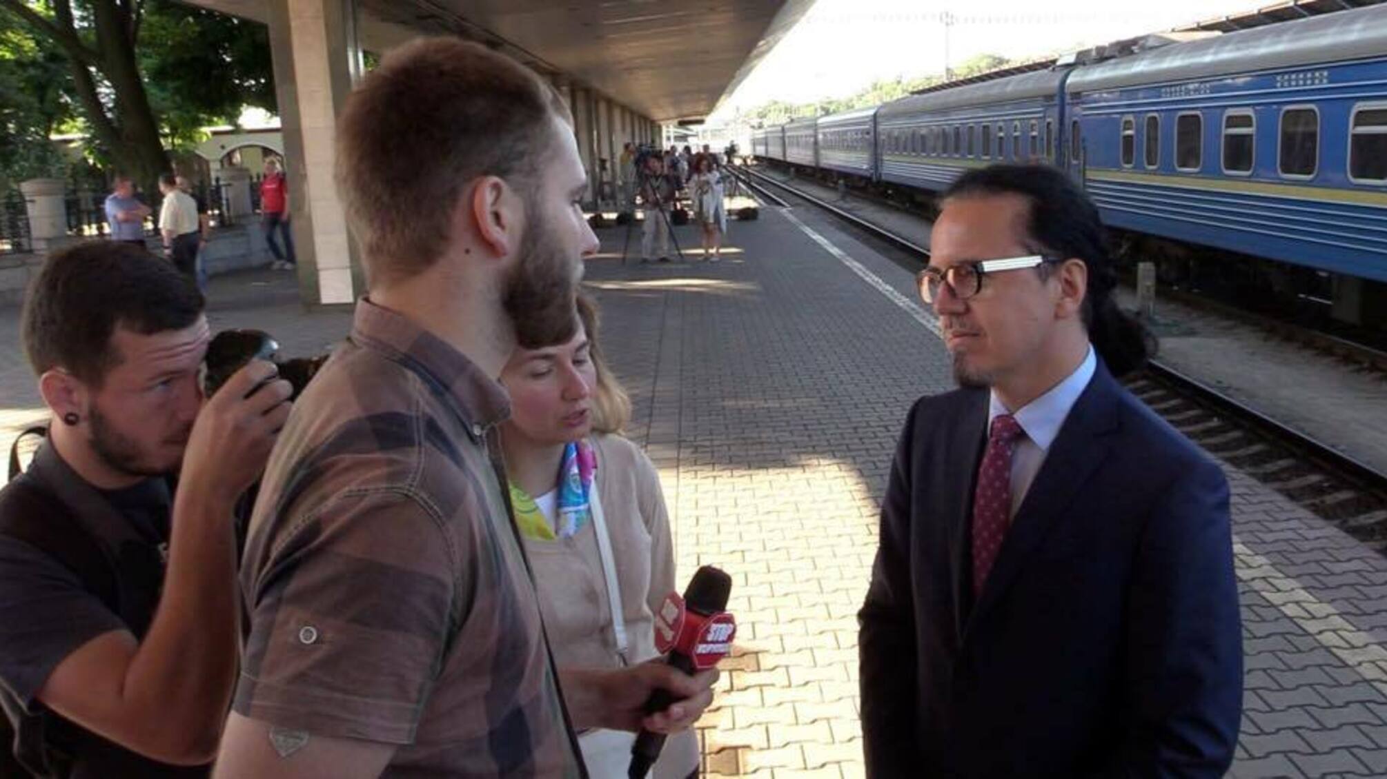 Журналіст 'СтопКору' закликав керівництво 'Укрзалізниці' зайнятись начальником залізничної станції Чорноморськ