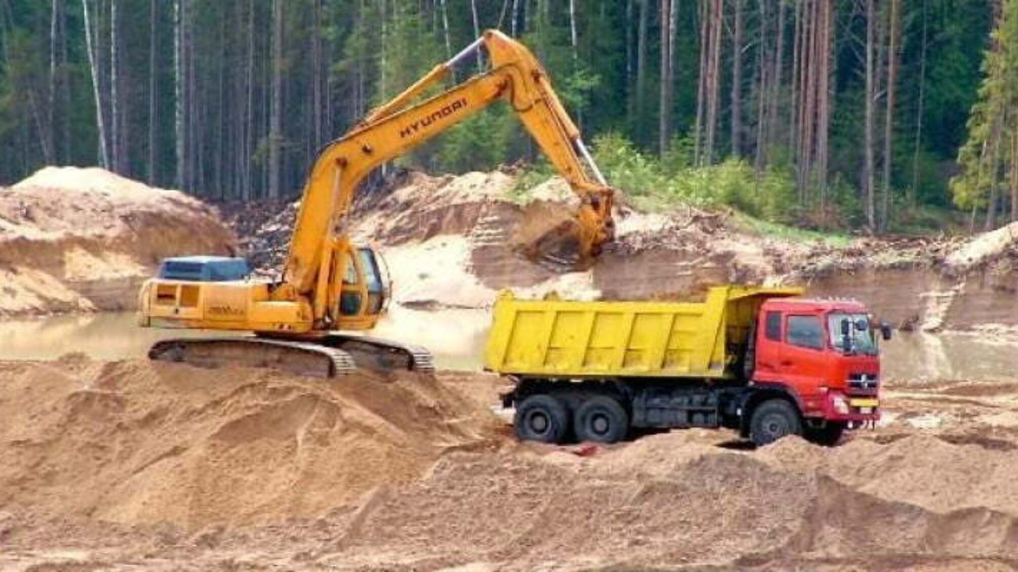 Піщаний бізнес: як нелегали під виглядом благоустрою крадуть копалини