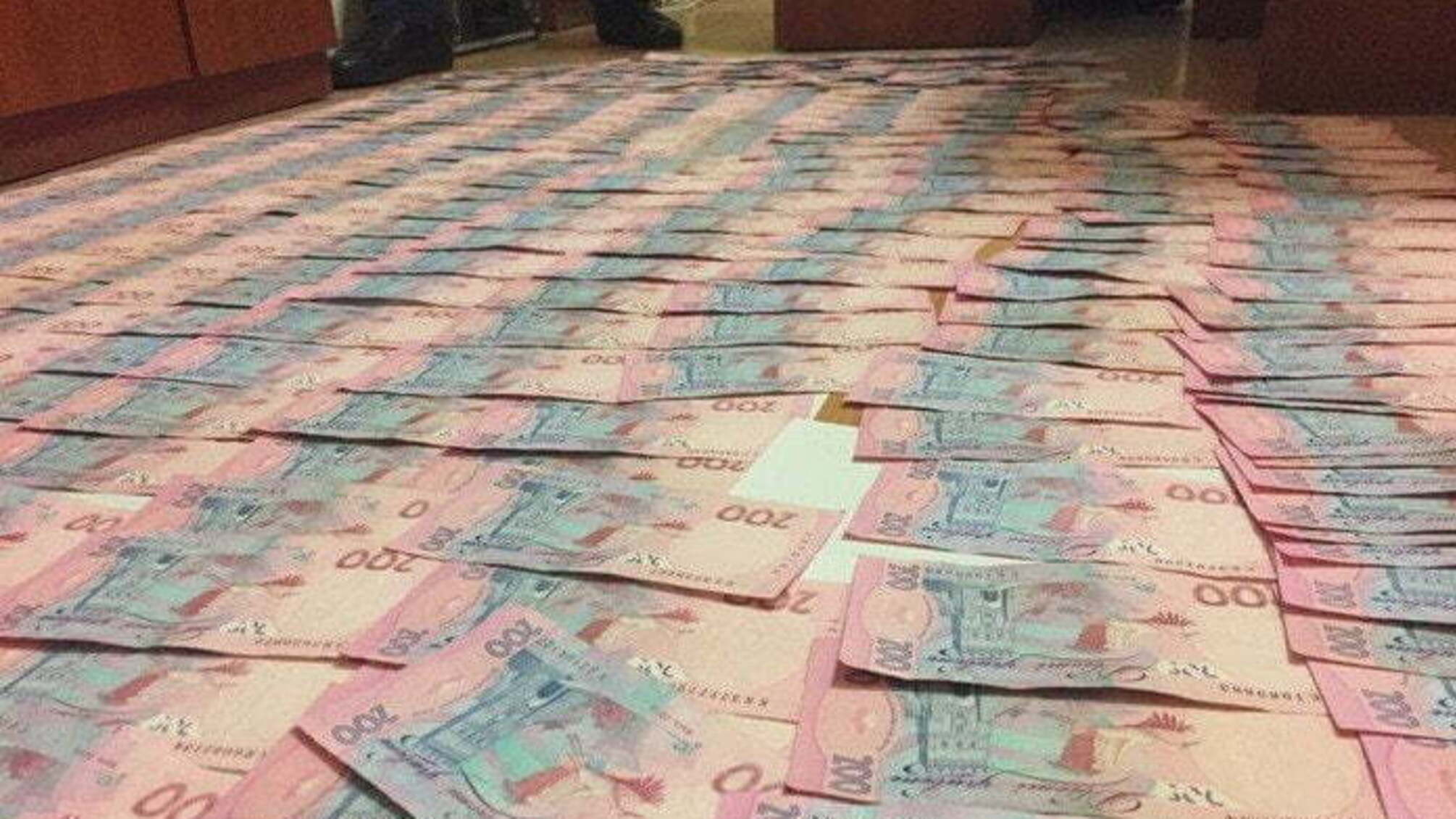 Слідчий поліції зі Львівщини попався на хабарі у 54 тис. грн