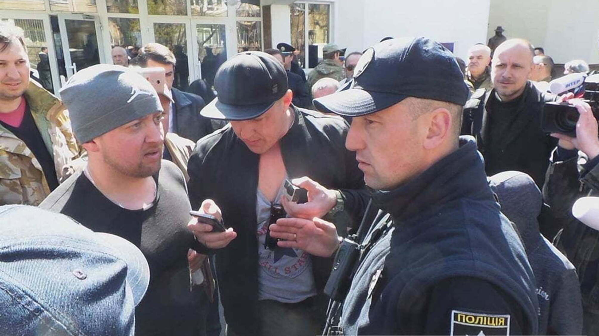 У Києві будівлю МВС розмалювали балончиком і підписали 'штаб ДНР'