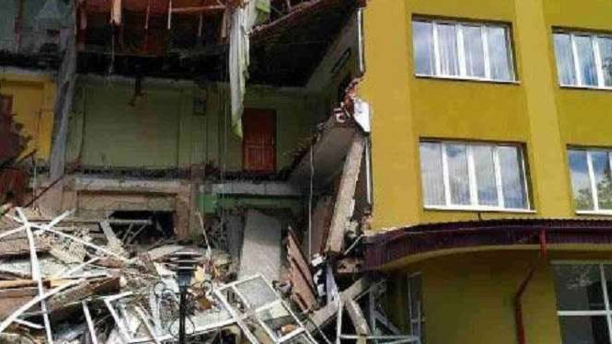 У Коломиї стався обвал коледжу, в приміщенні перебували студенти