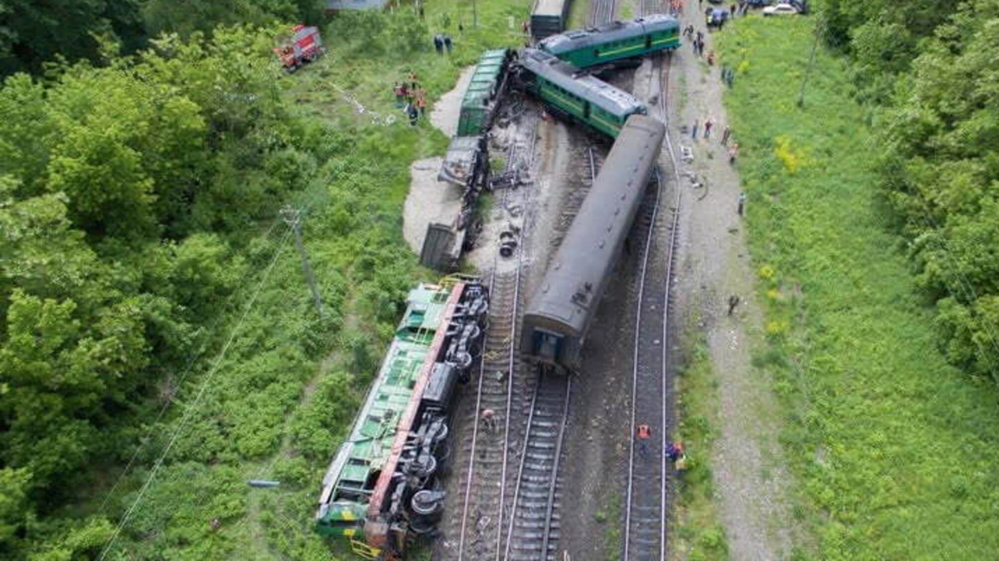 На Хмельниччині понад 200 залізничників працюють над ліквідацією аварії