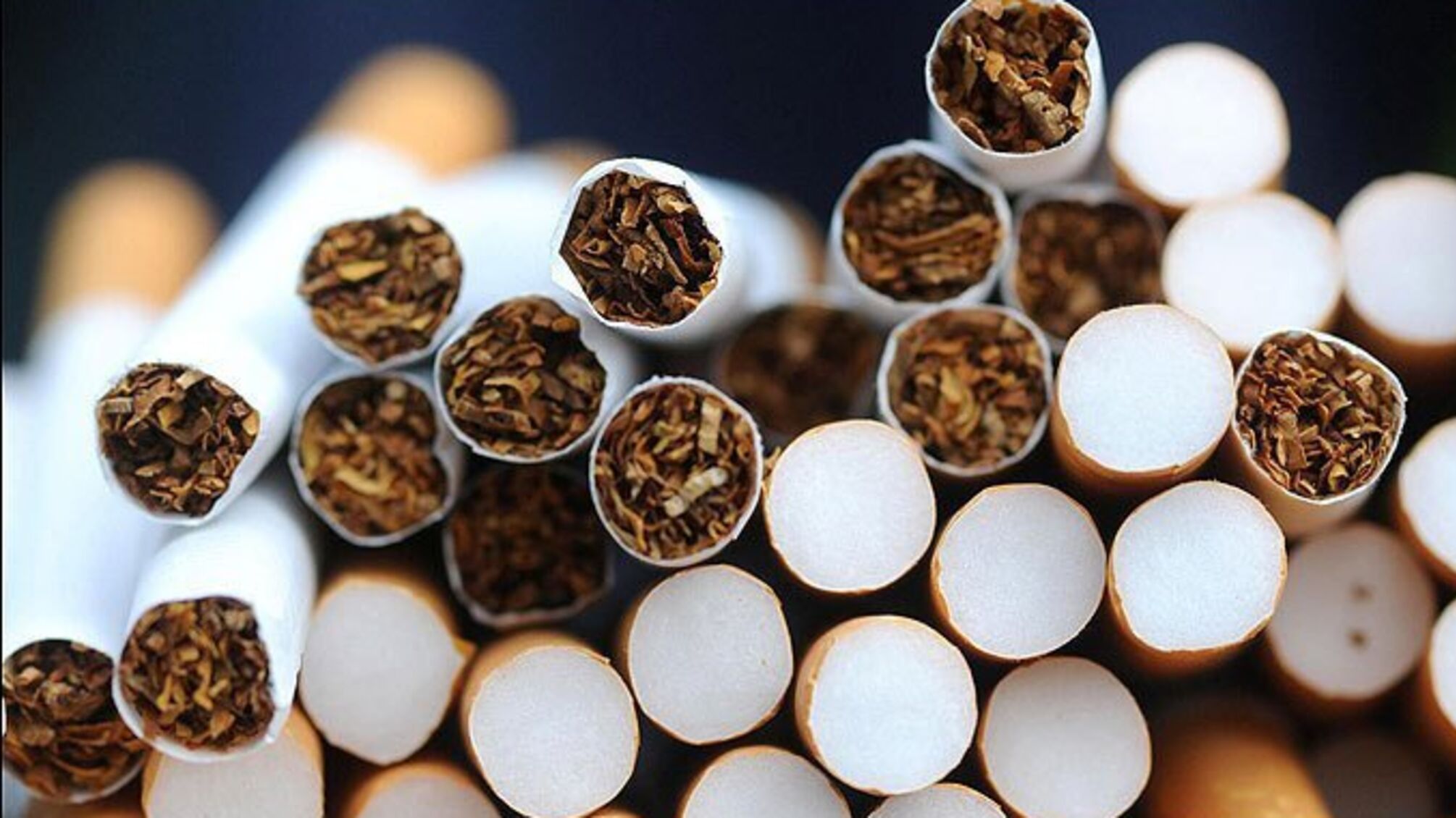 На Прикарпатті вилучили незаконно виготовлені цигарки вартістю понад 800 тис. грн