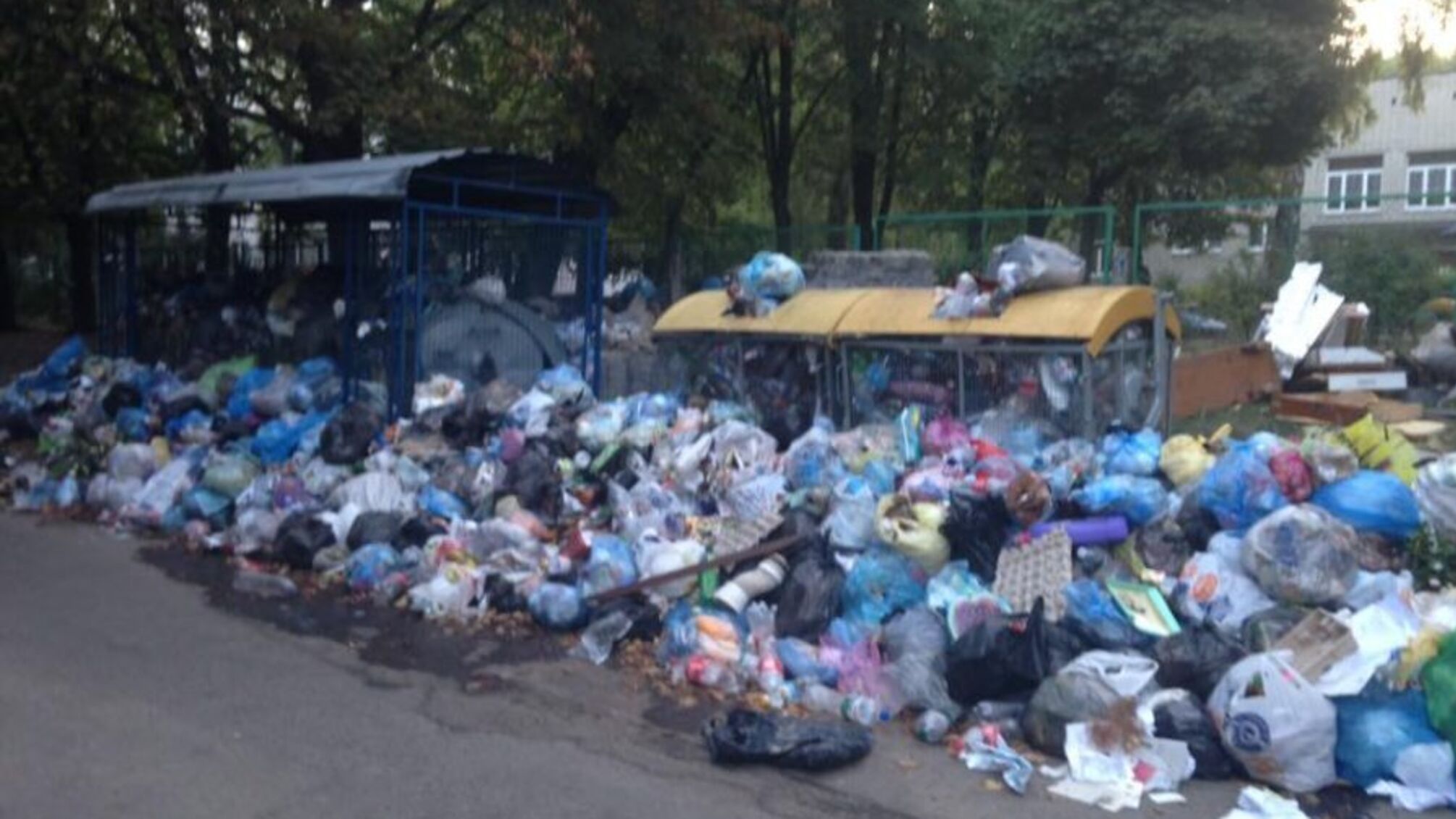 До Львова виїжджає урядова комісія, щоб терміново вирішити питання сміттєвого колапсу