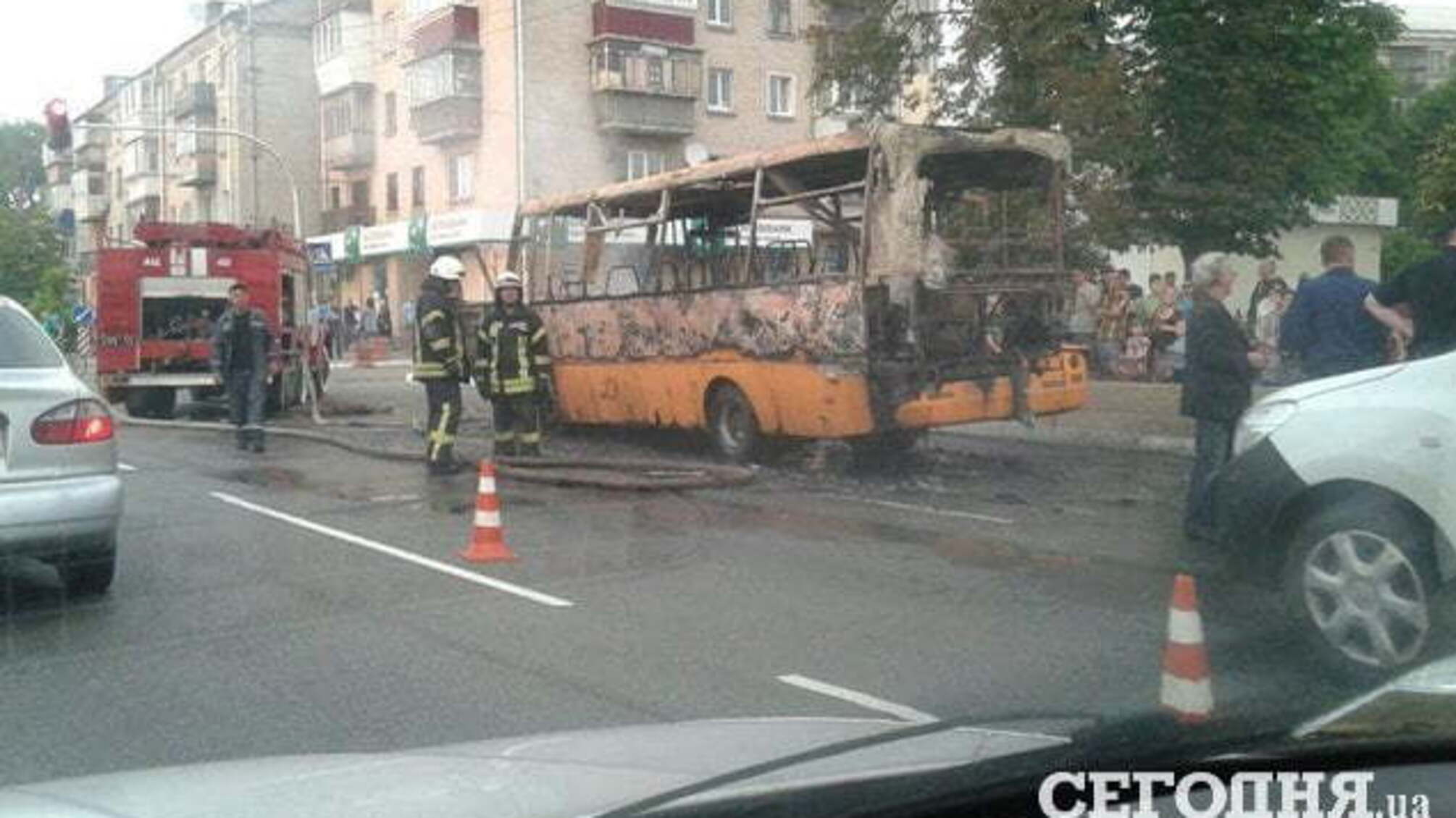 У Броварах загорілася маршрутка з десятьма пасажирами