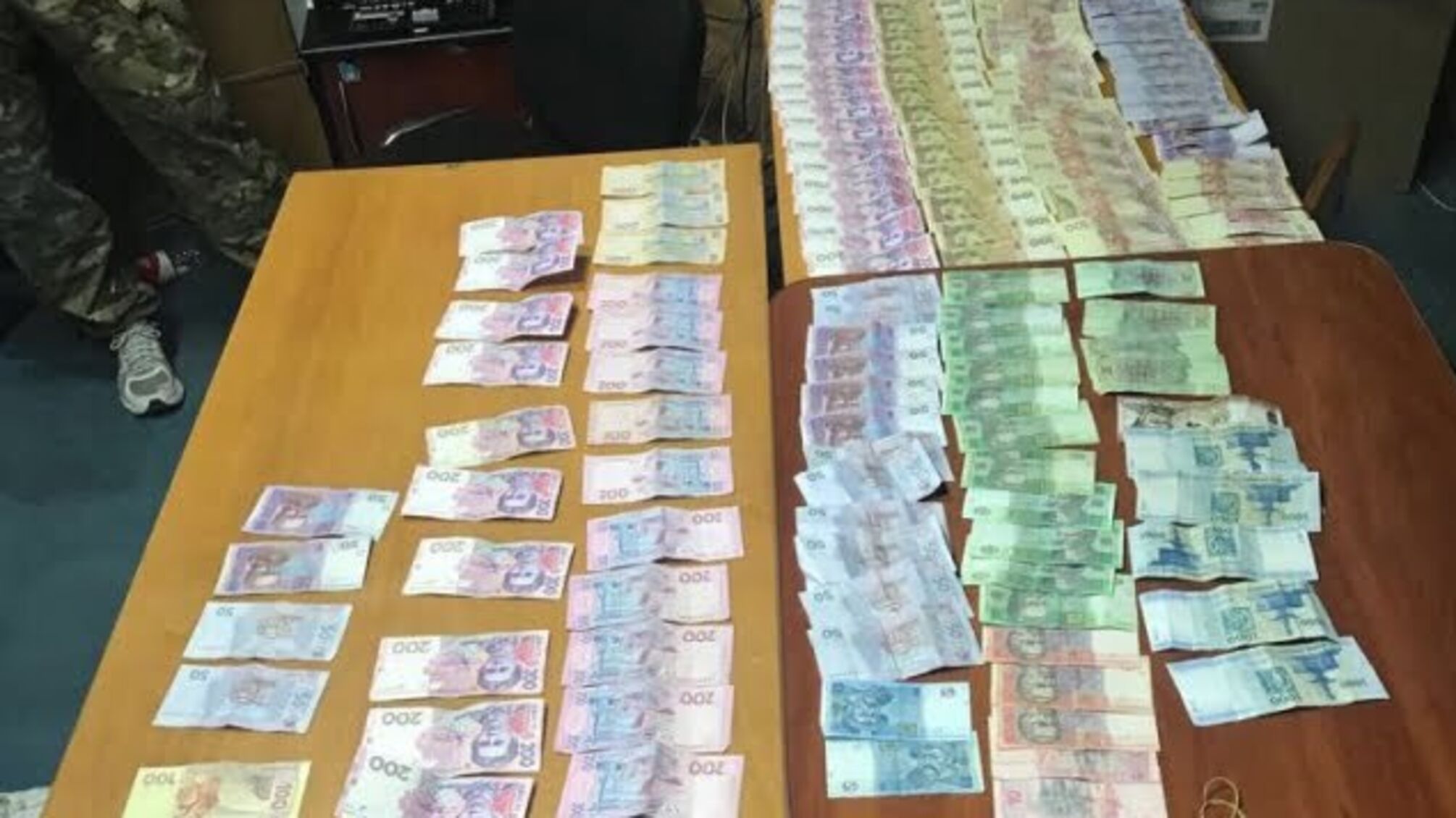 На Закарпатті заступника начальника митного посту затримали на хабарі