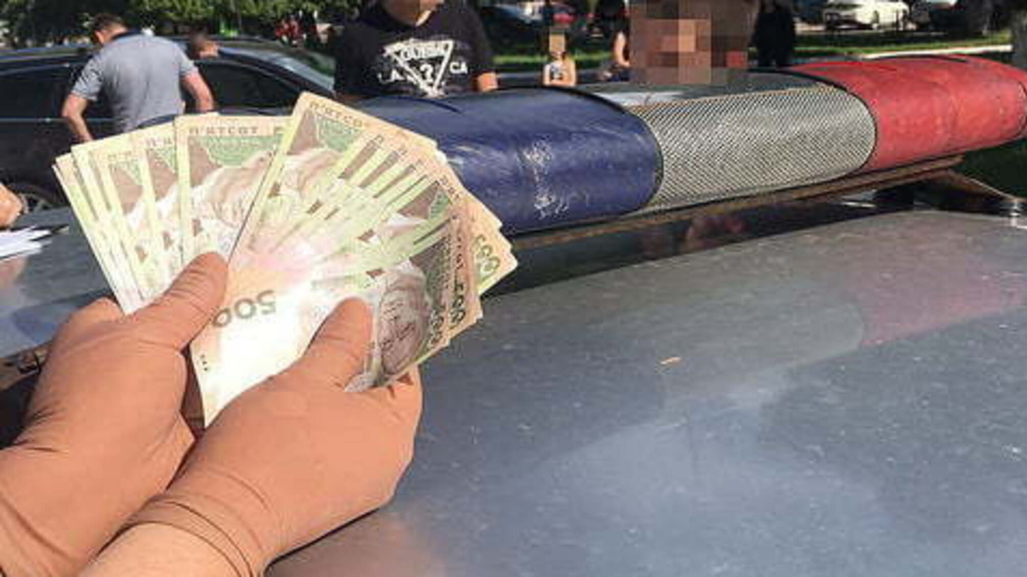 Харківські поліцейські вимагали хабар у винуватця ДТП