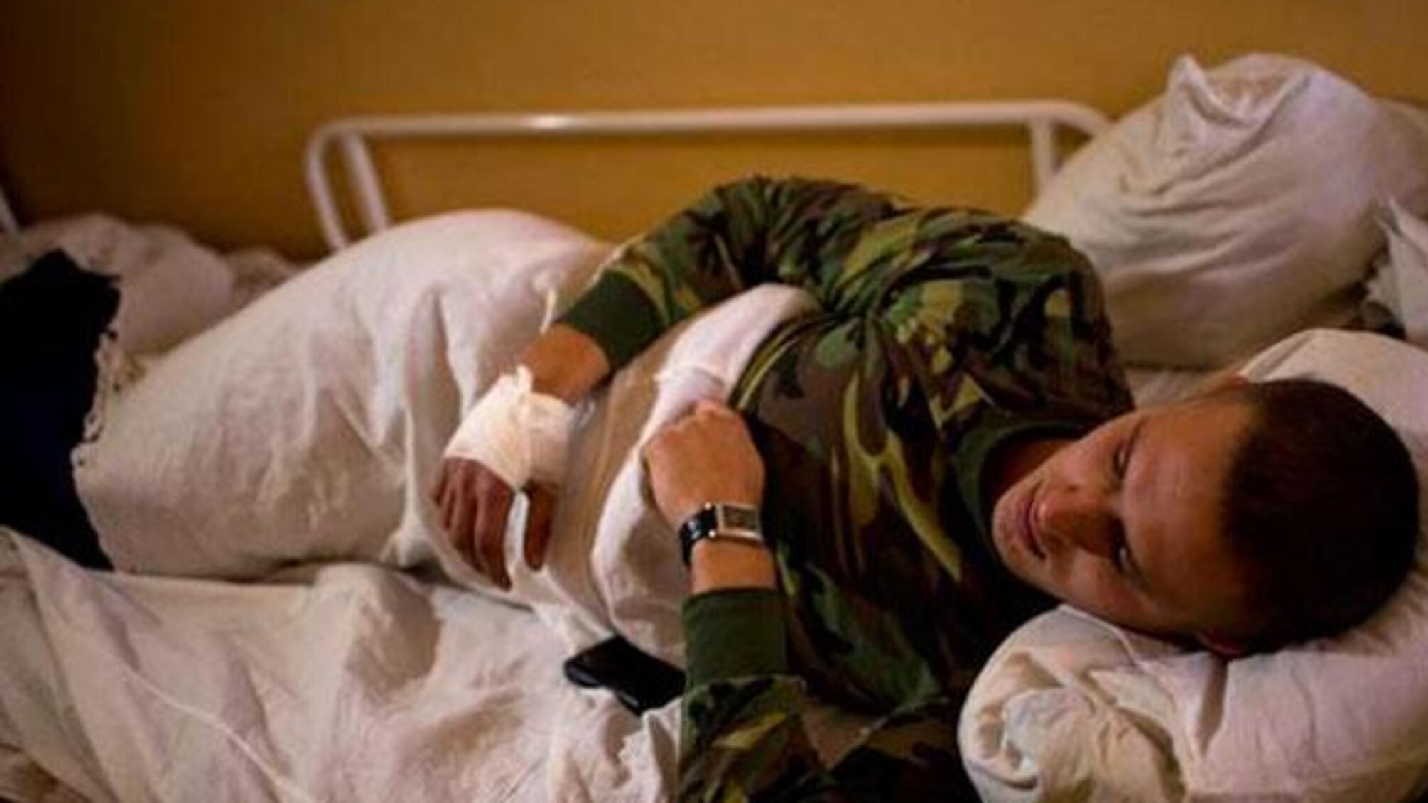 До Дніпра евакуювали трьох поранених бійців АТО