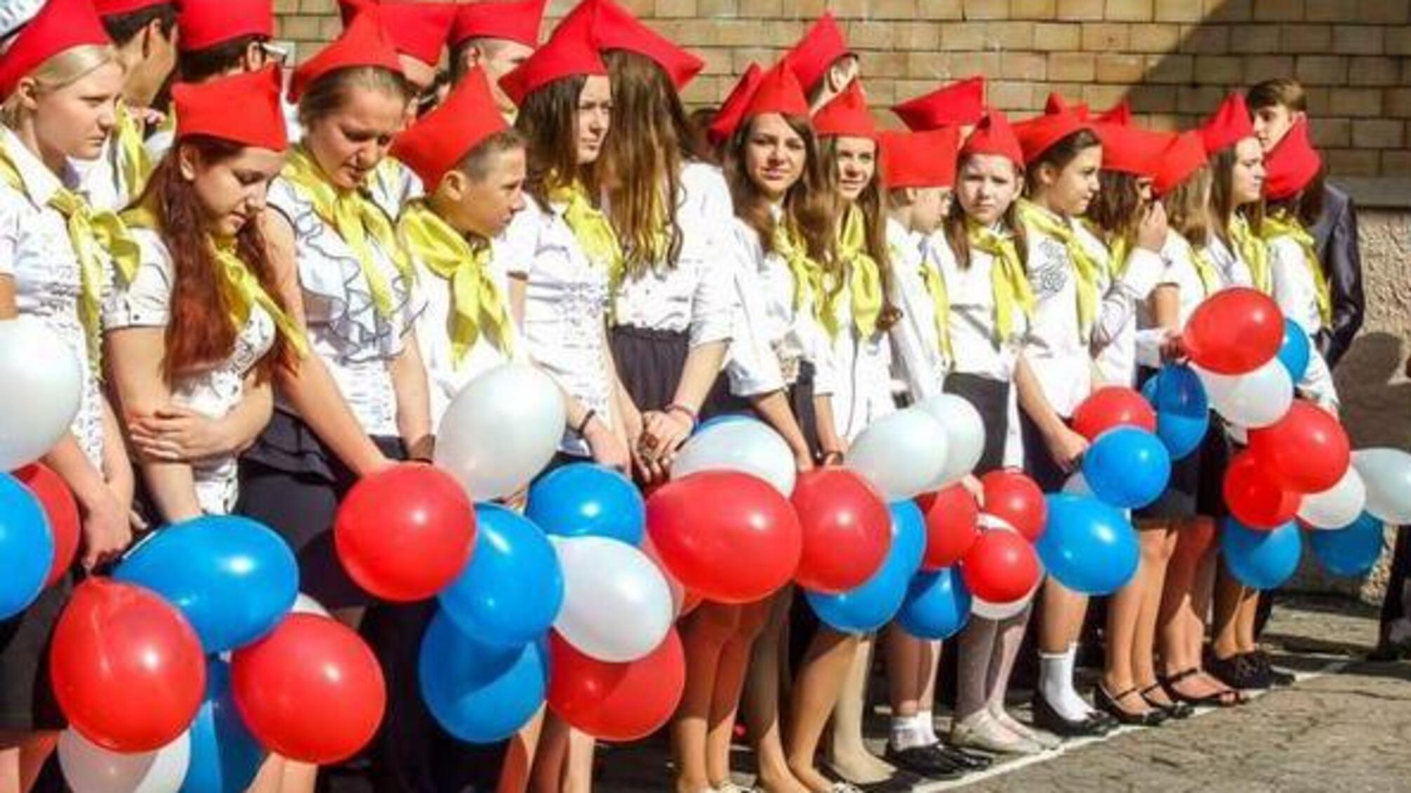 Захарченко серйозно зганьбився в Донецьку: сотні випускників шкіл проігнорували ватажка 'ДНР' через Україну