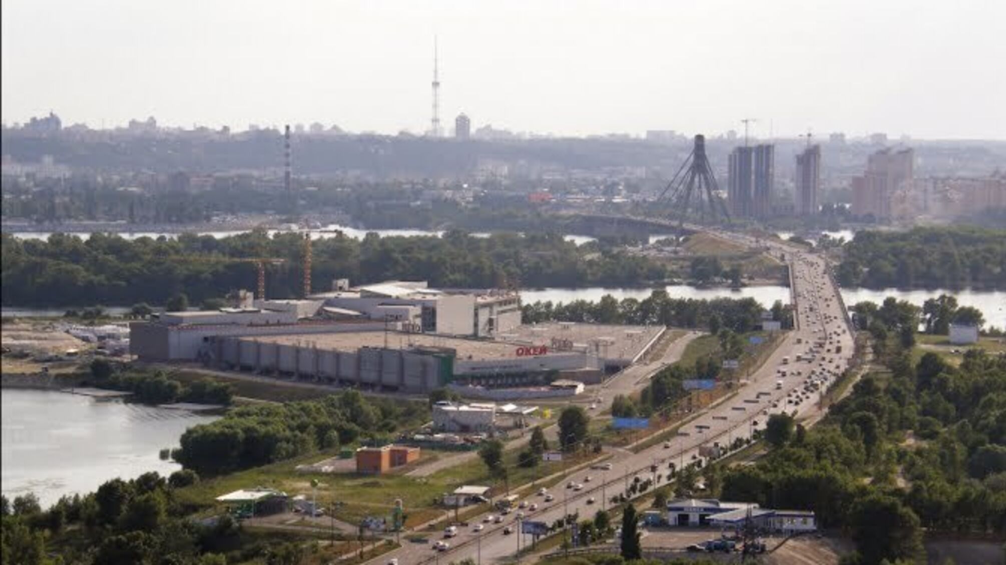 У Києві проспект Ватутіна більшістю голосів депутатів перейменували в проспект Романа Шухевича