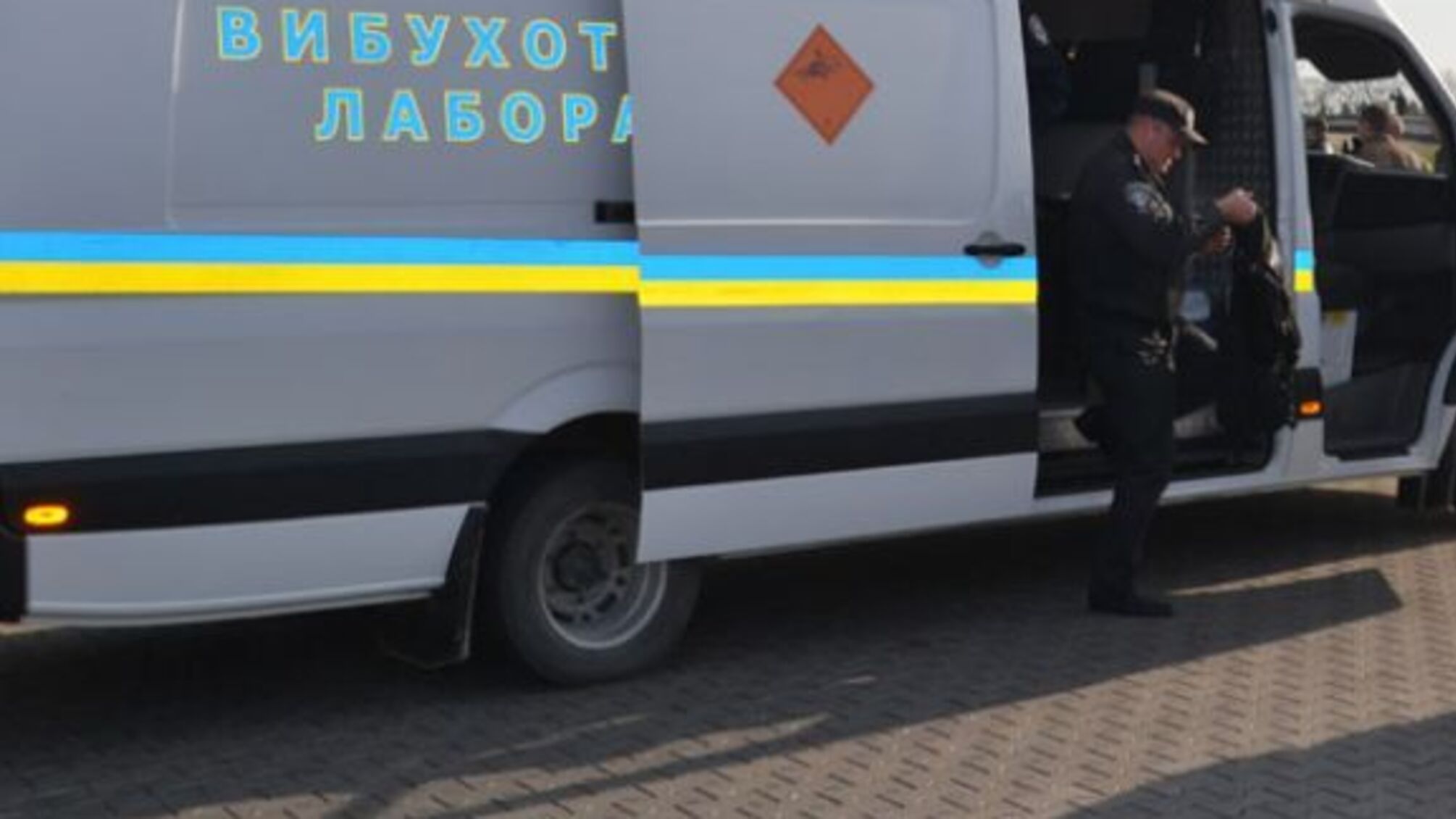 У будівлі Вищого адміністративного суду України шукають бомбу – проводиться евакуація