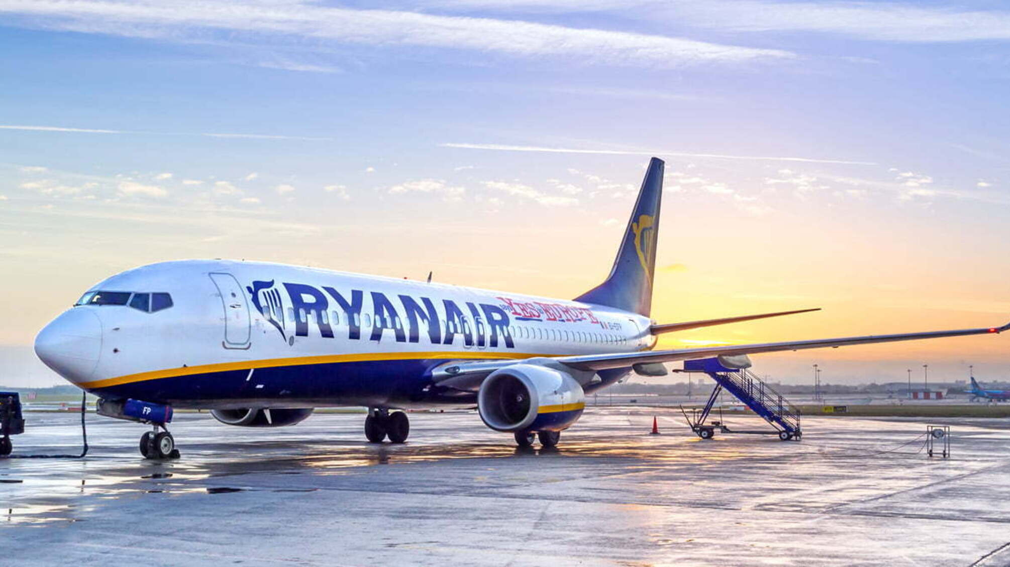 Омелян розповів про плани здешевити для українців авіаперельоти