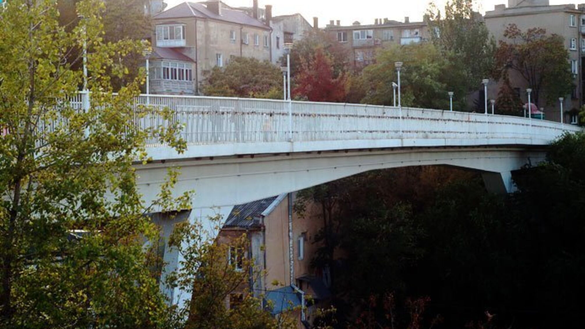 В Одесі невідомий влаштував смертельний номер на мосту