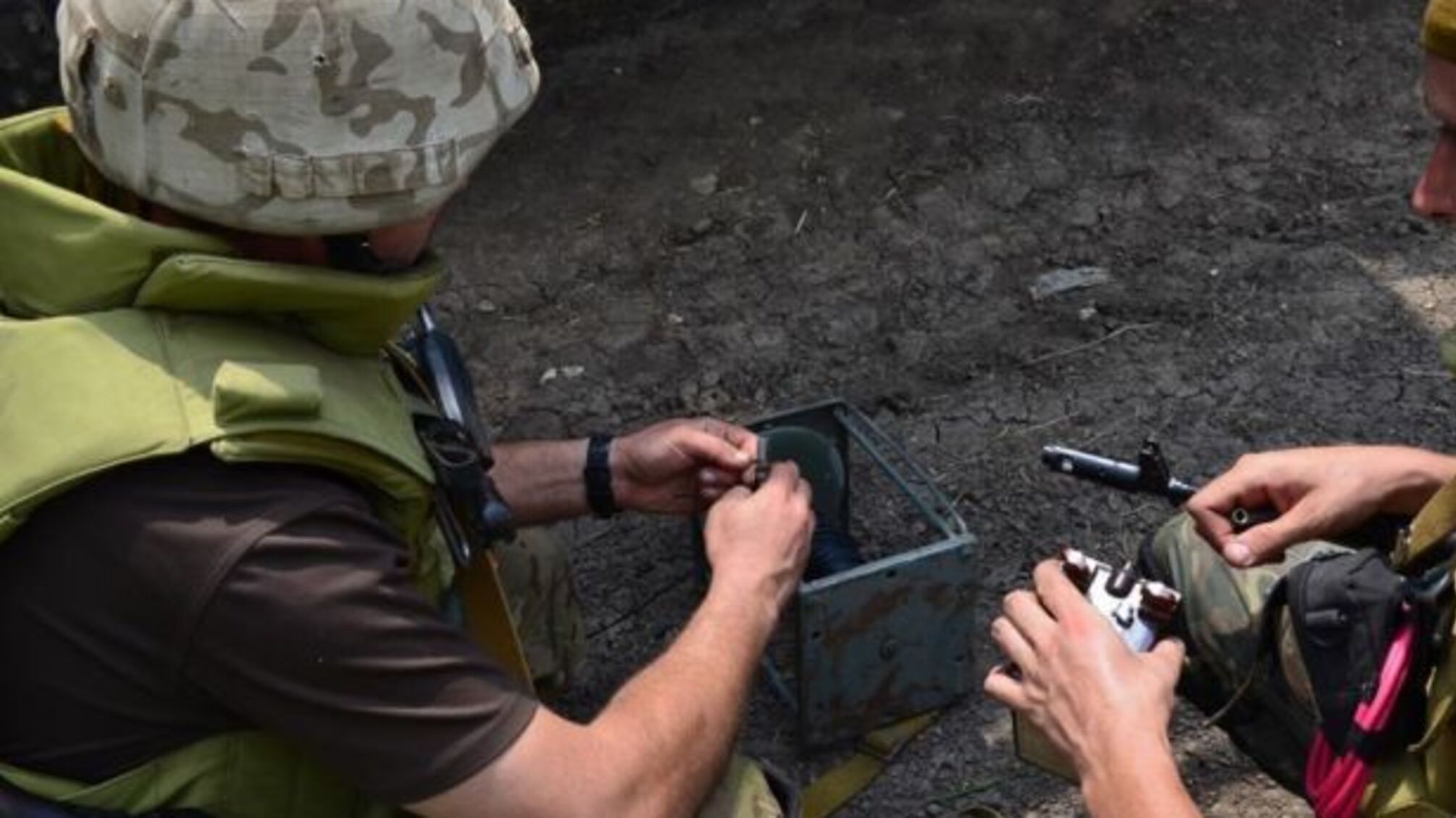 У зоні АТО прогримів вибух – в поліції розповіли першу інформацію про поранених хлопця і дівчину