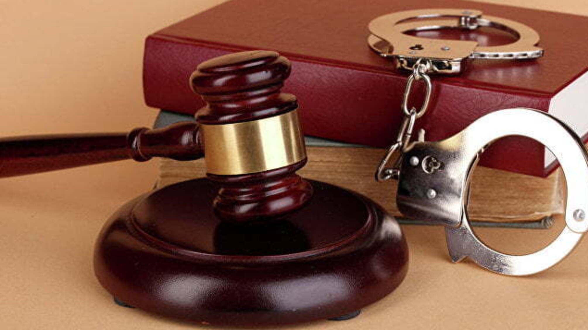 Затриманому на хабарі у Вінниці адвокату обрано запобіжний захід