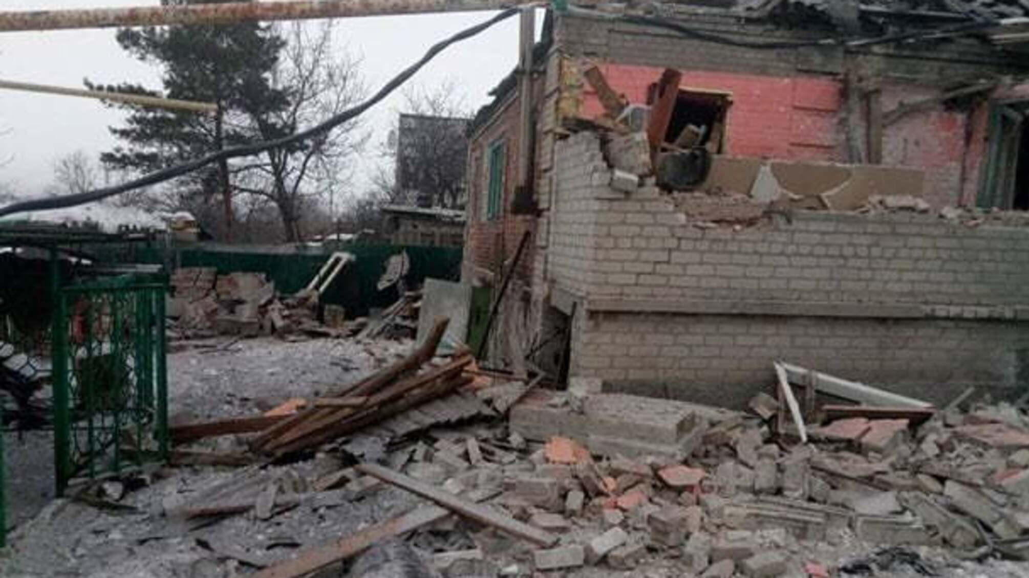 Бойовики гатять по Авдіївці, є поранені