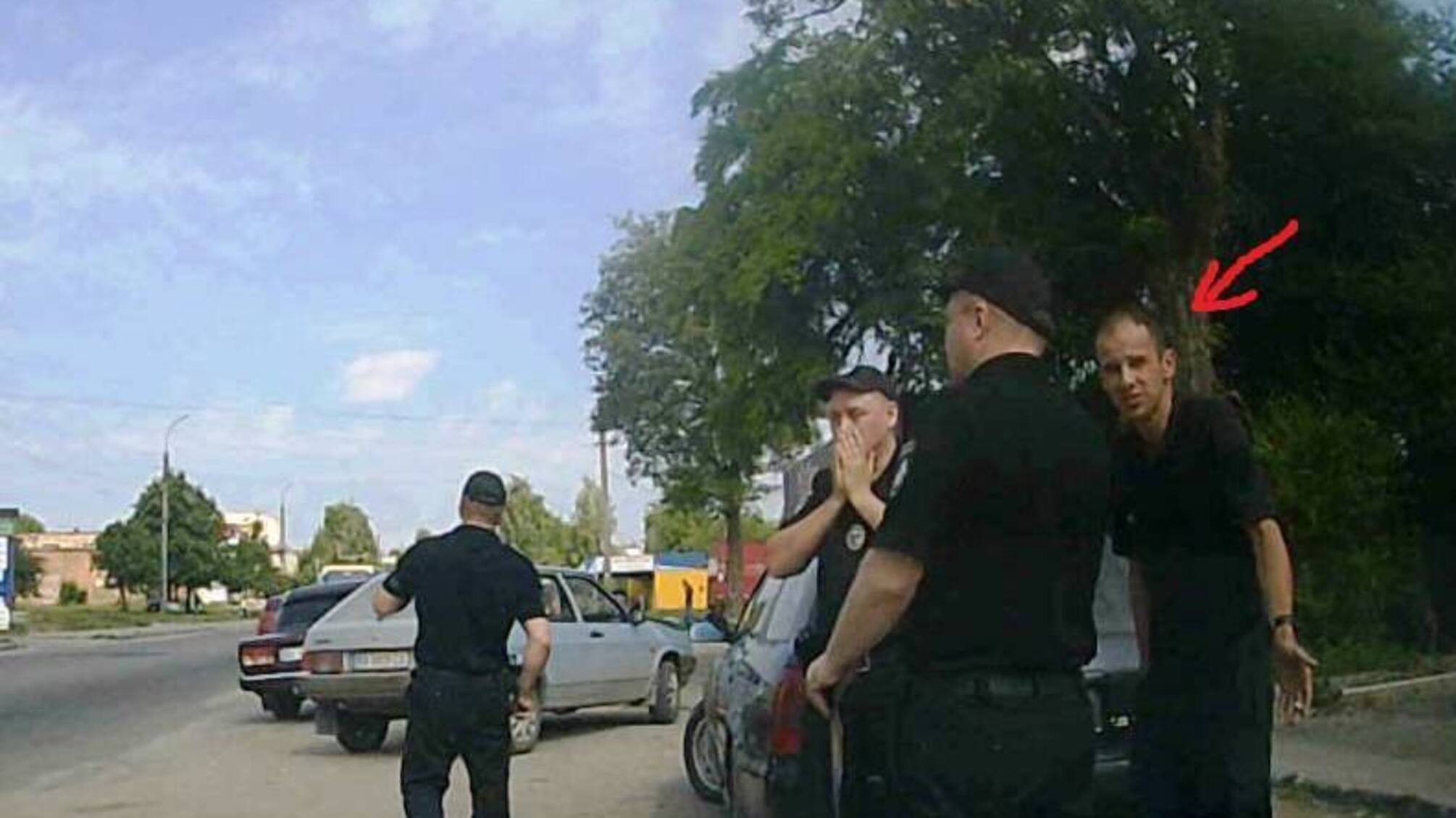 У Хмельницькому 'СтопКор' оприлюднив докази порушення з боку патрульного поліції, який 'відмазував' брата за порушення ПДР
