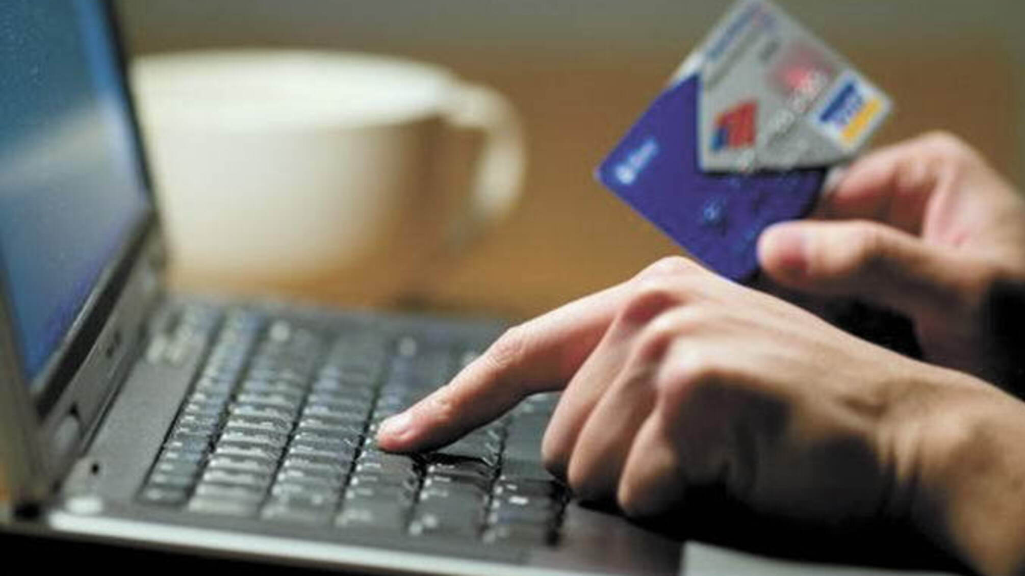 'СтопКор' знайшов продавців, які через Інтернет під виглядом брендових речей продають підробки