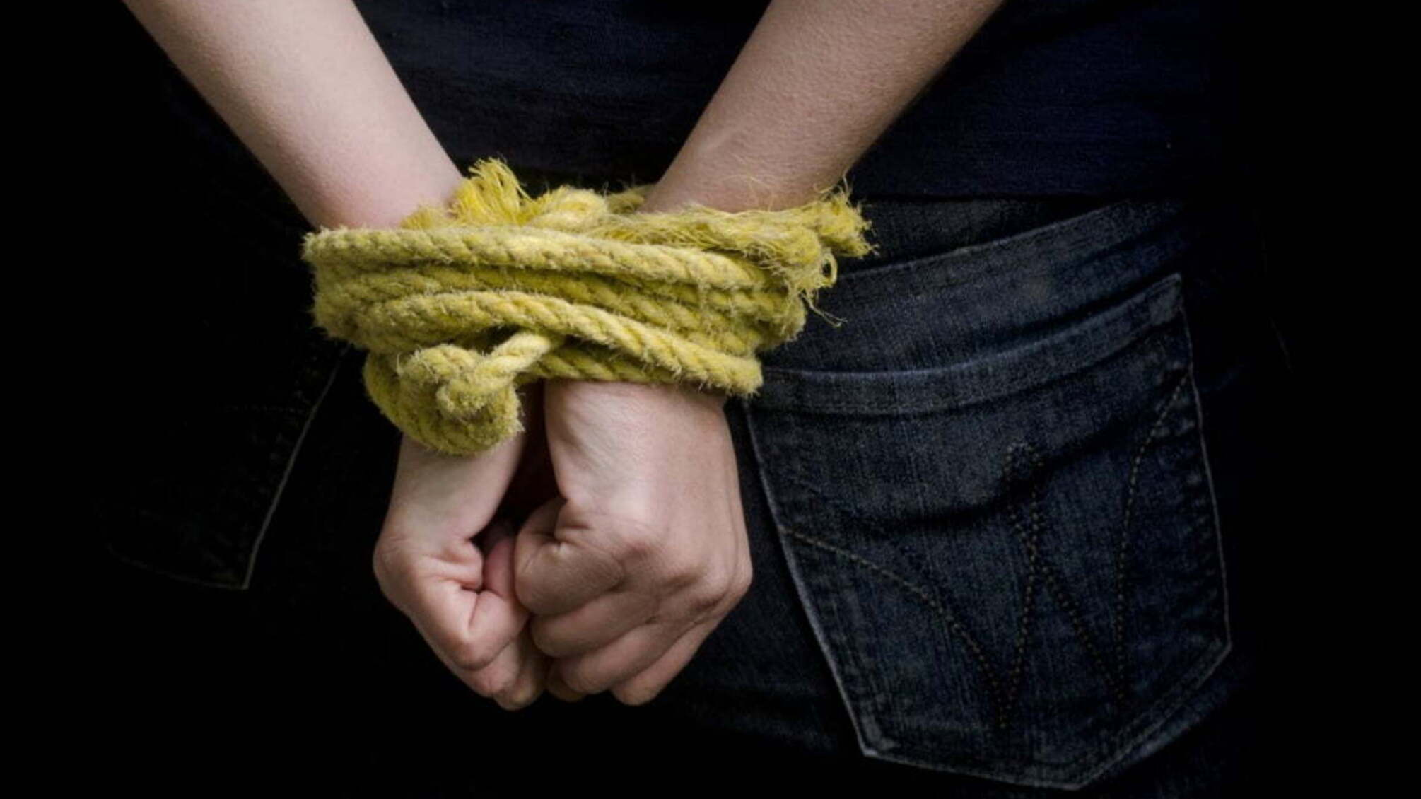 На Донеччині двох чоловіків заарештували за підозрою у викраденні людини