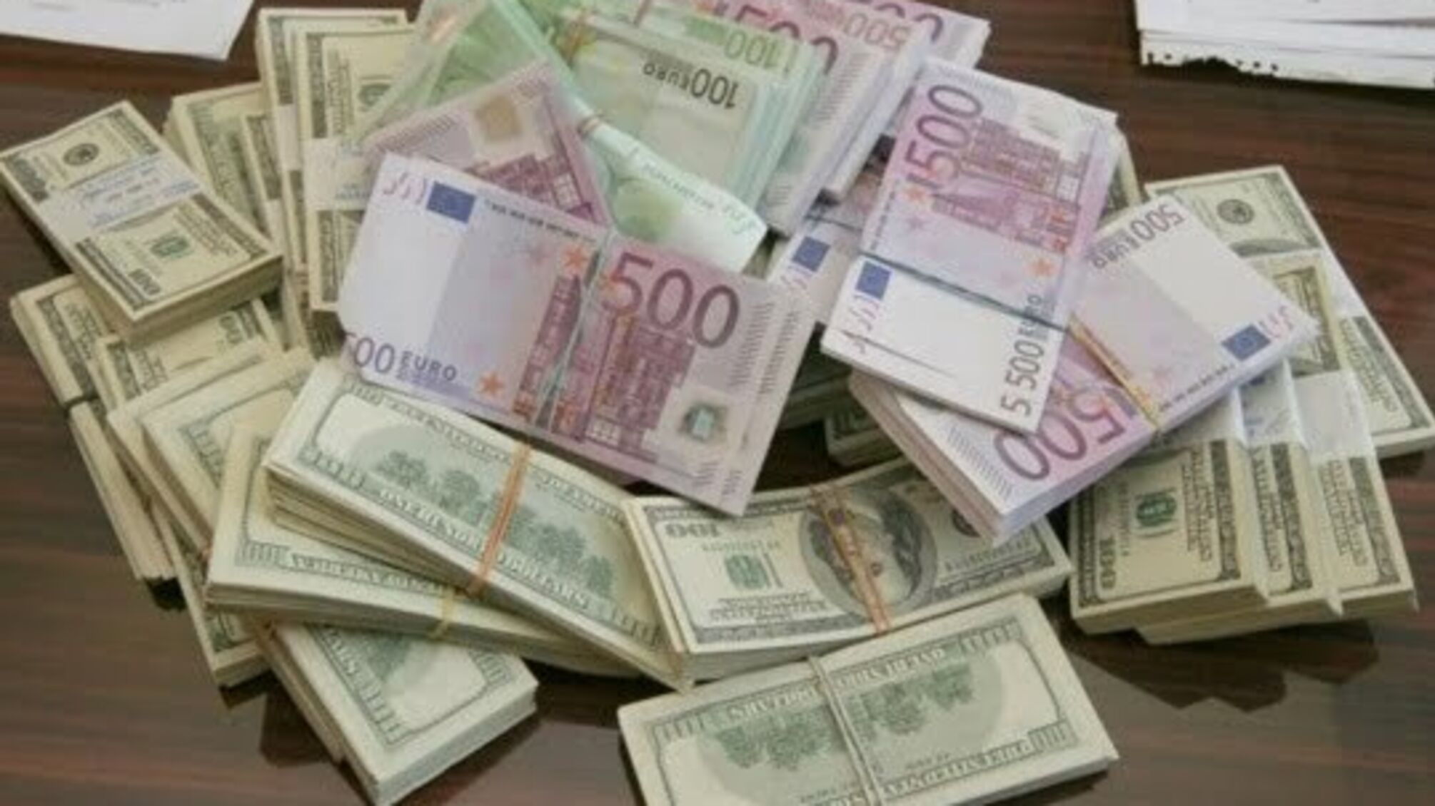 У Києві заступник директора комунального підприємства вимагав щомісячну 'данину'