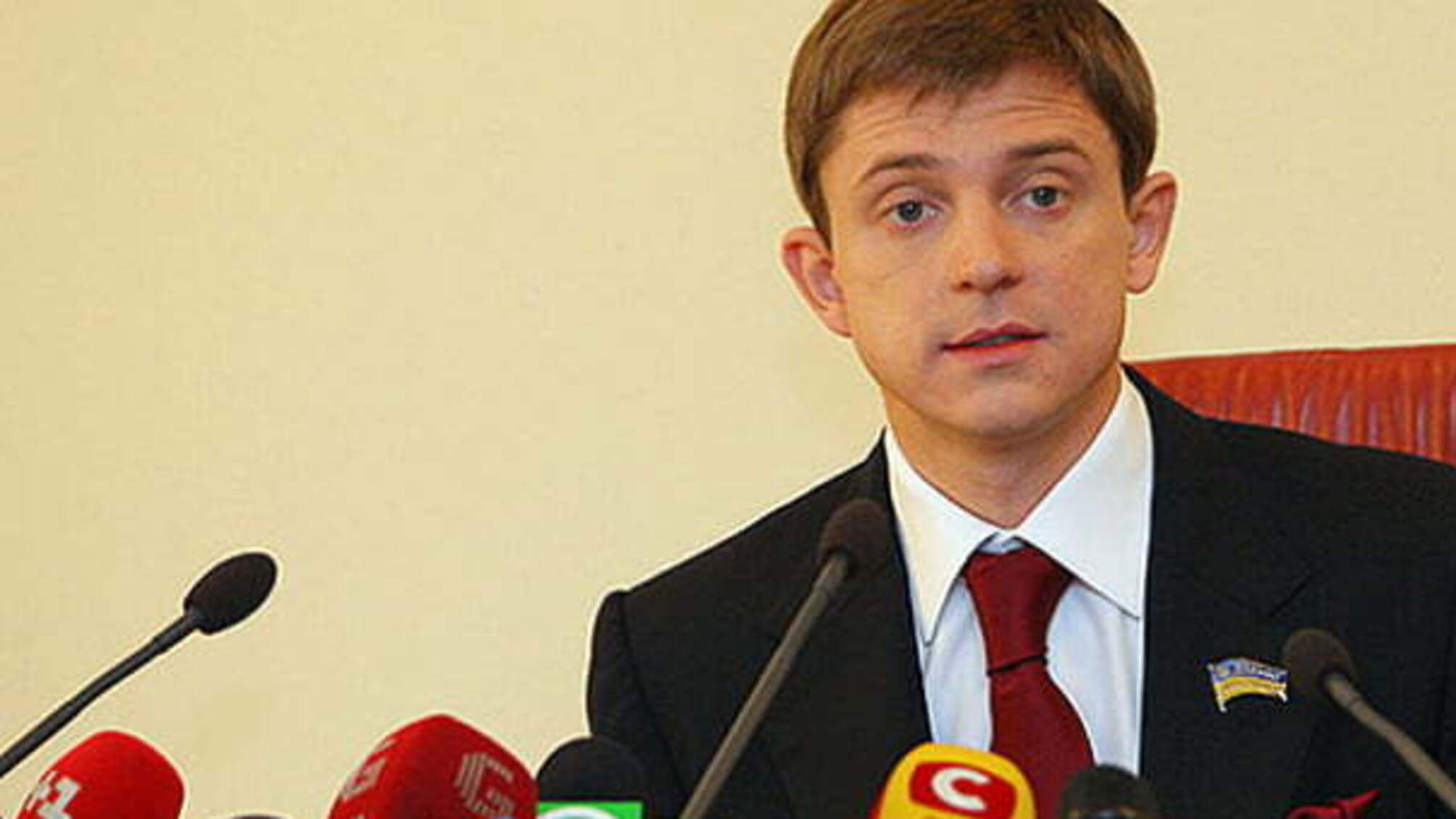 Слідча та прокурорська групи САП-НАБУ-ГПУ проводять слідчі дії щодо нардепа Довгого