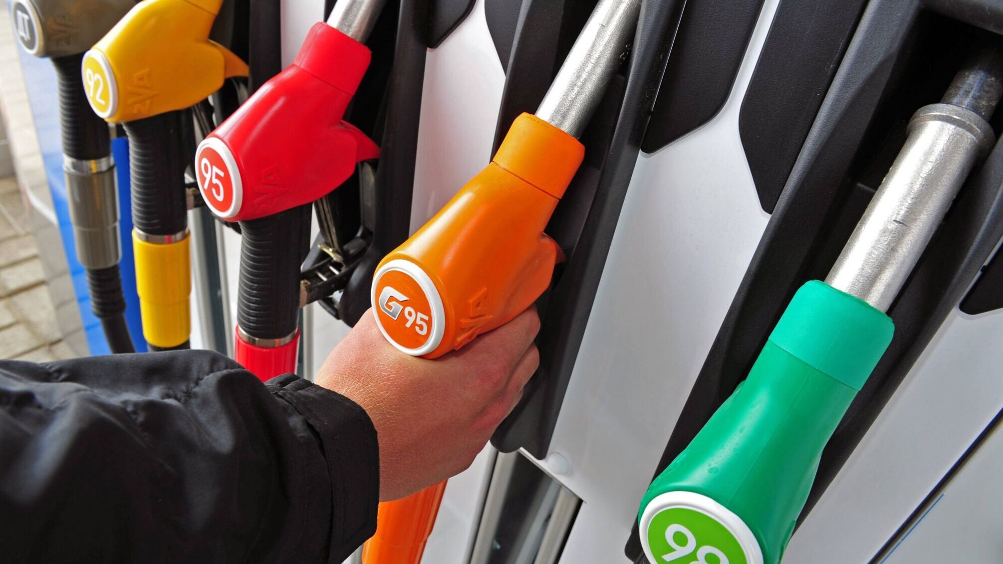 На Черкащині ліквідували дві нелегальні АЗС