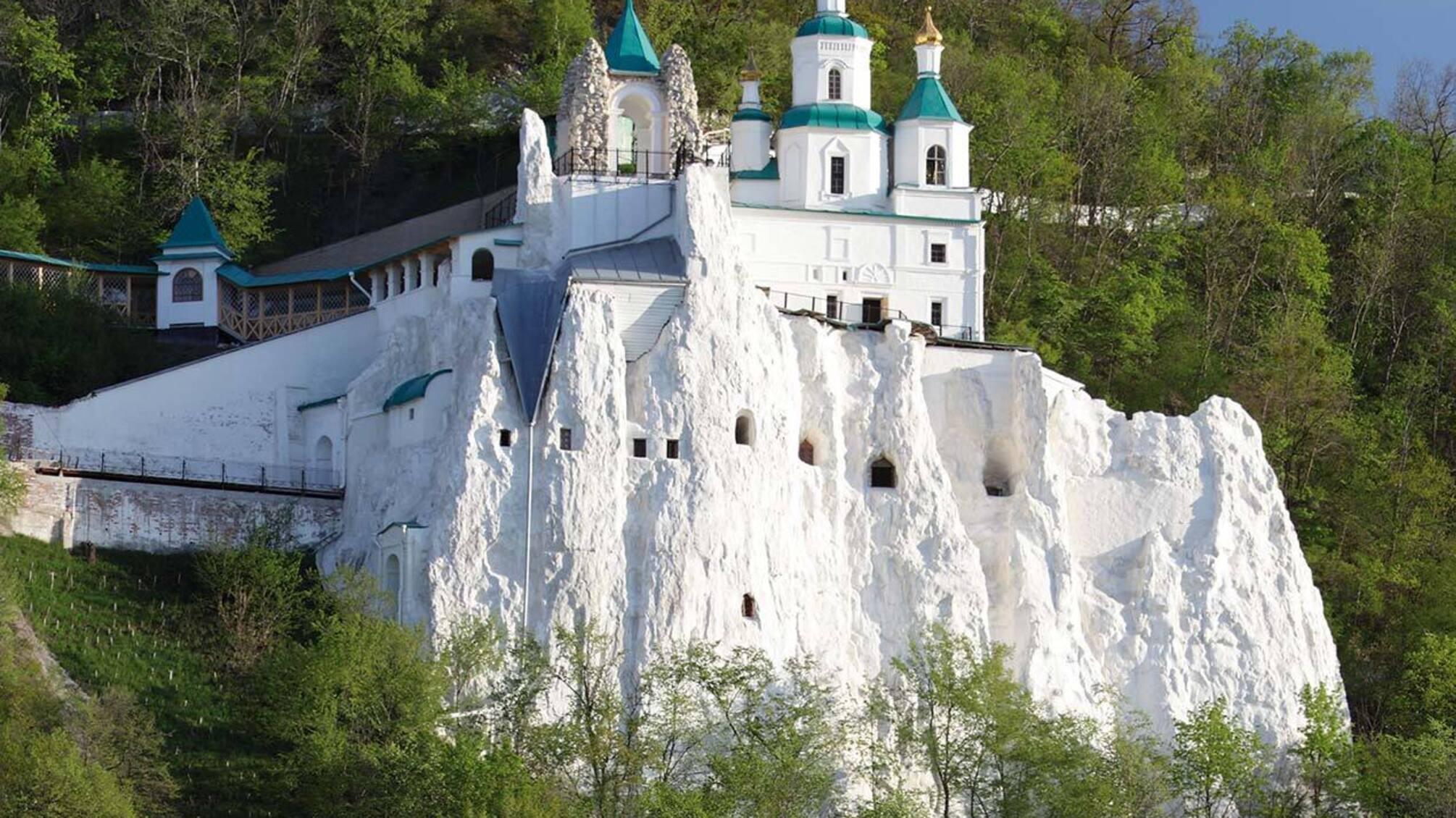 Священик УПЦ МП зі Святогірської лаври відмовився відспівувати бійців АТО
