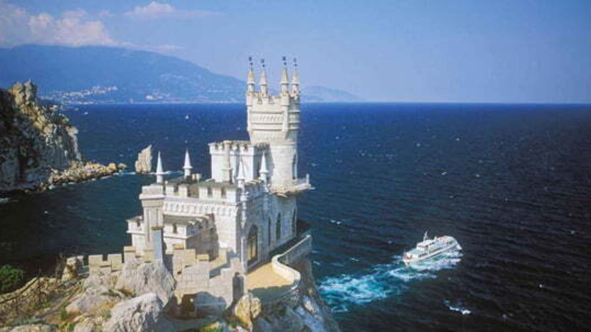 Україна розпочала телемовлення в окупованому Криму