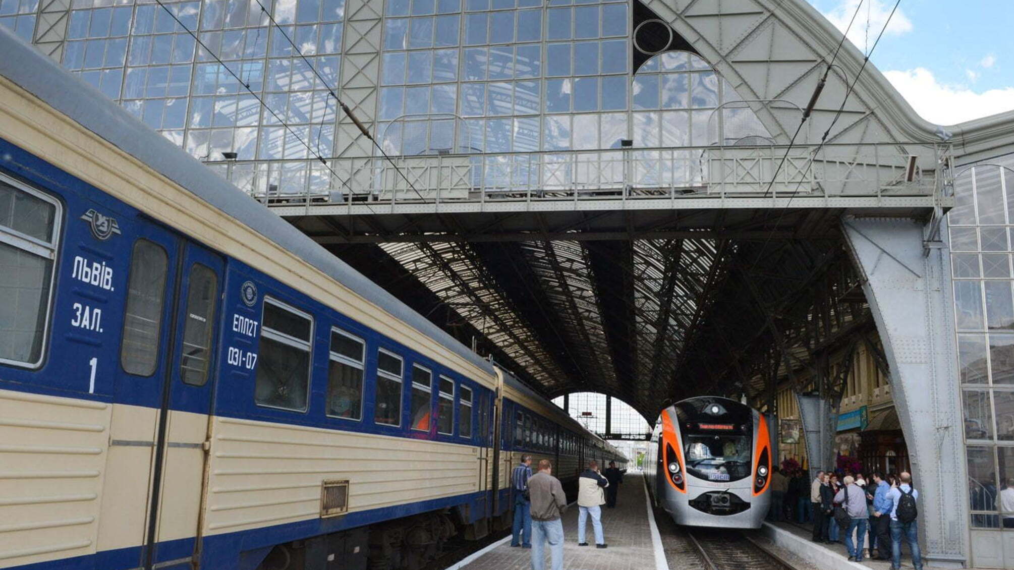 Гройсман доручив новому керівництву 'Укрзалізниці' ліквідувати корупцію