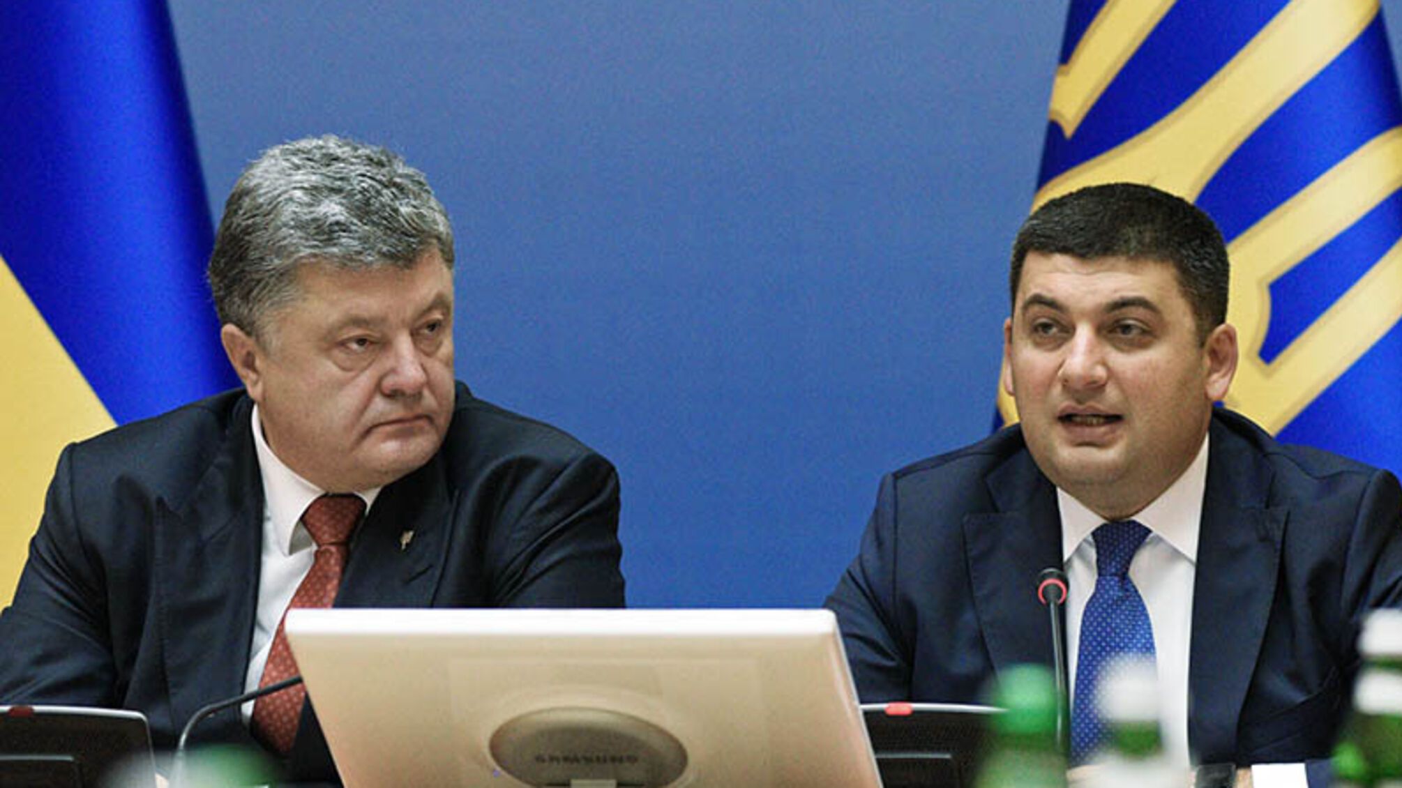 Порошенко хоче відправити Гройсмана у відставку: ЗМІ назвали головну причину конфлікту