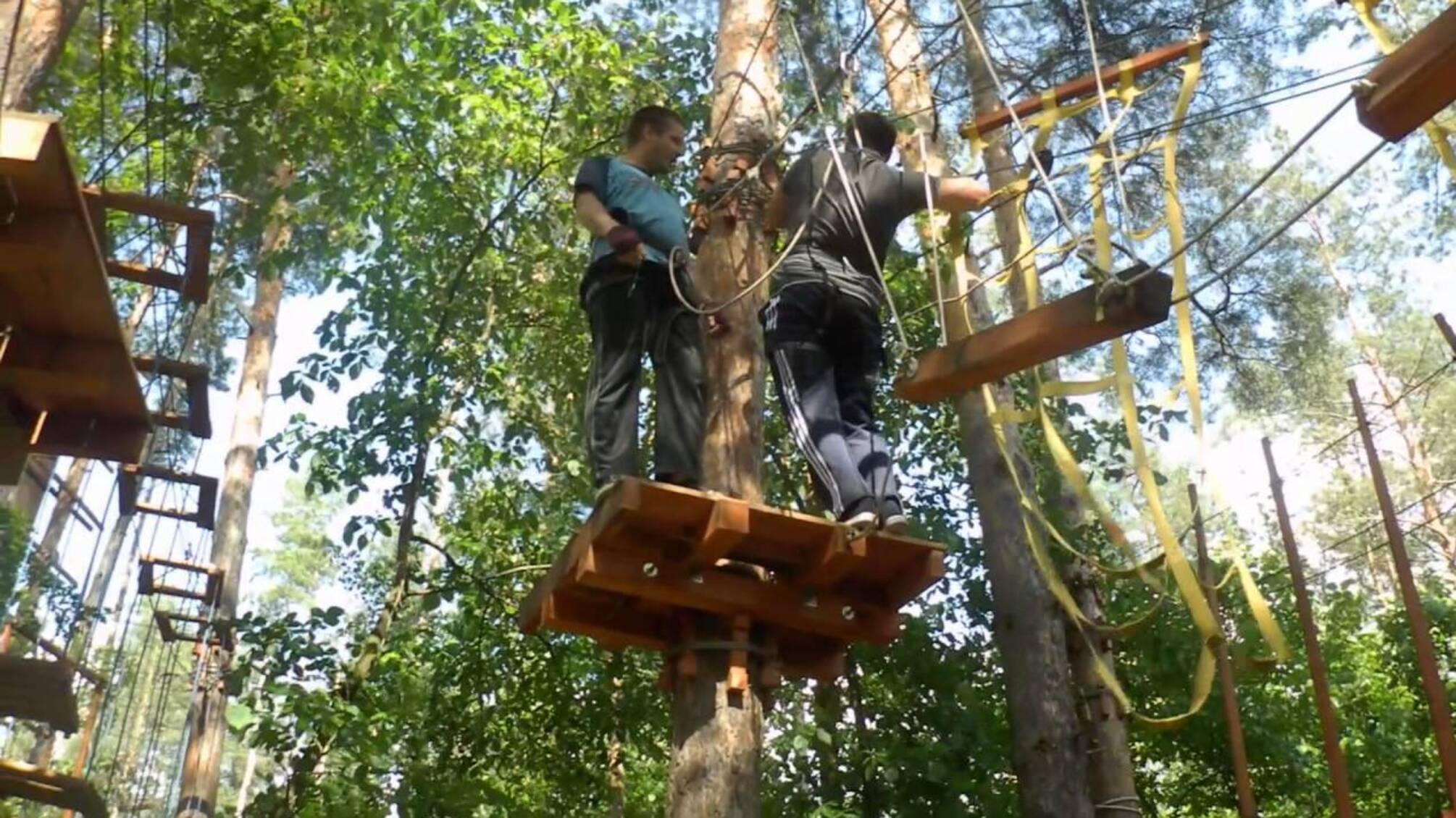 Перемога! Паркан навколо парку розваг на Донеччині, який відстоював 'СтопКор', демонтували