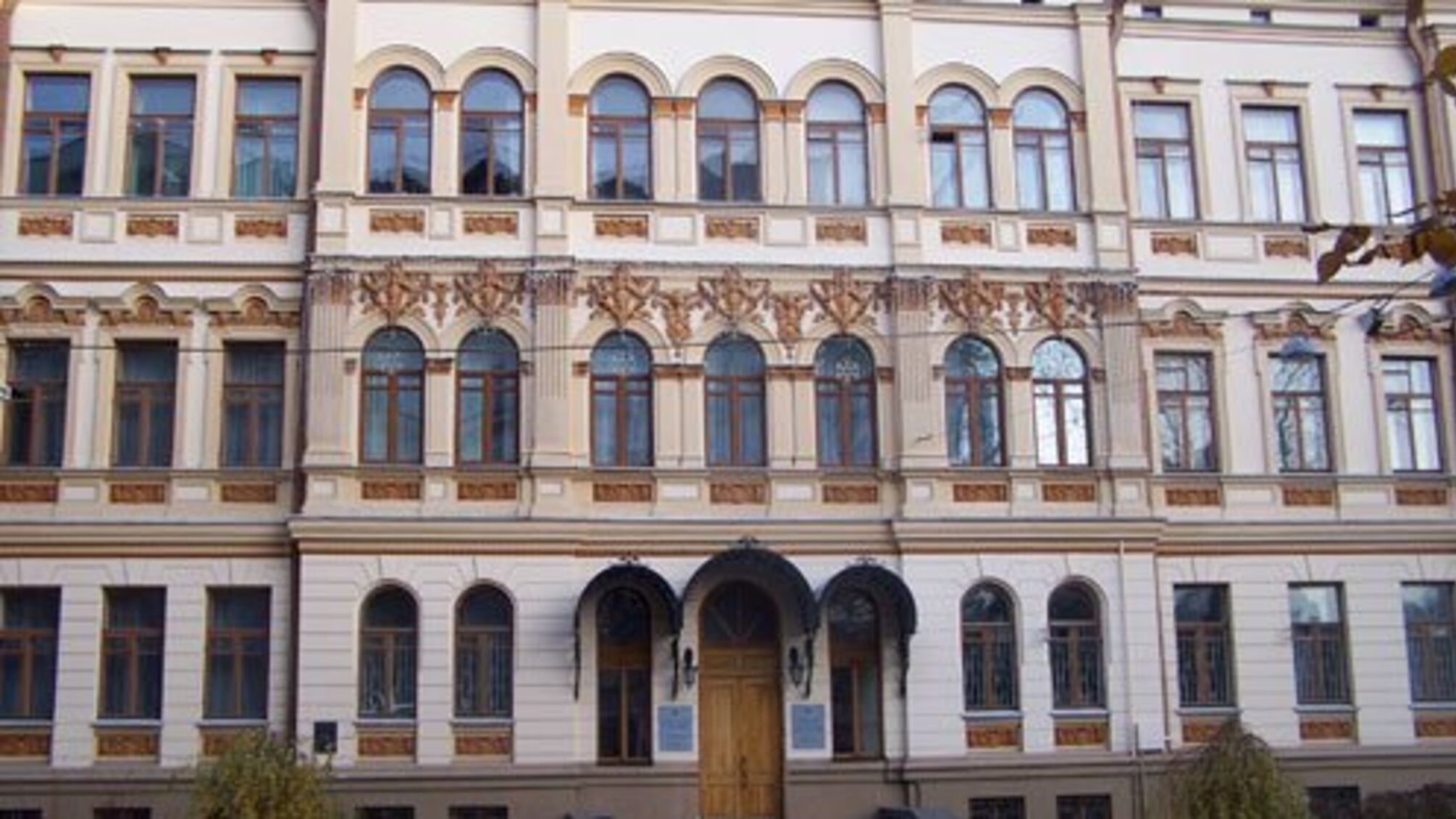 Журналісти з'ясували, хто у Мінкульті стоїть за скандальними будівництвами в історичному ареалі Києва