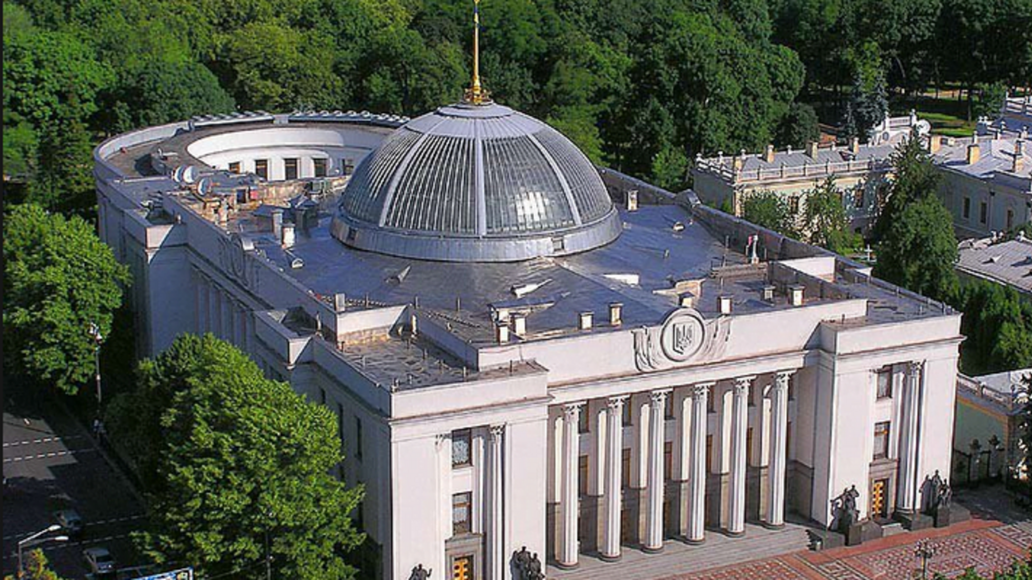 Верховну Раду оточили кордонами правоохоронців: реакція депутатів