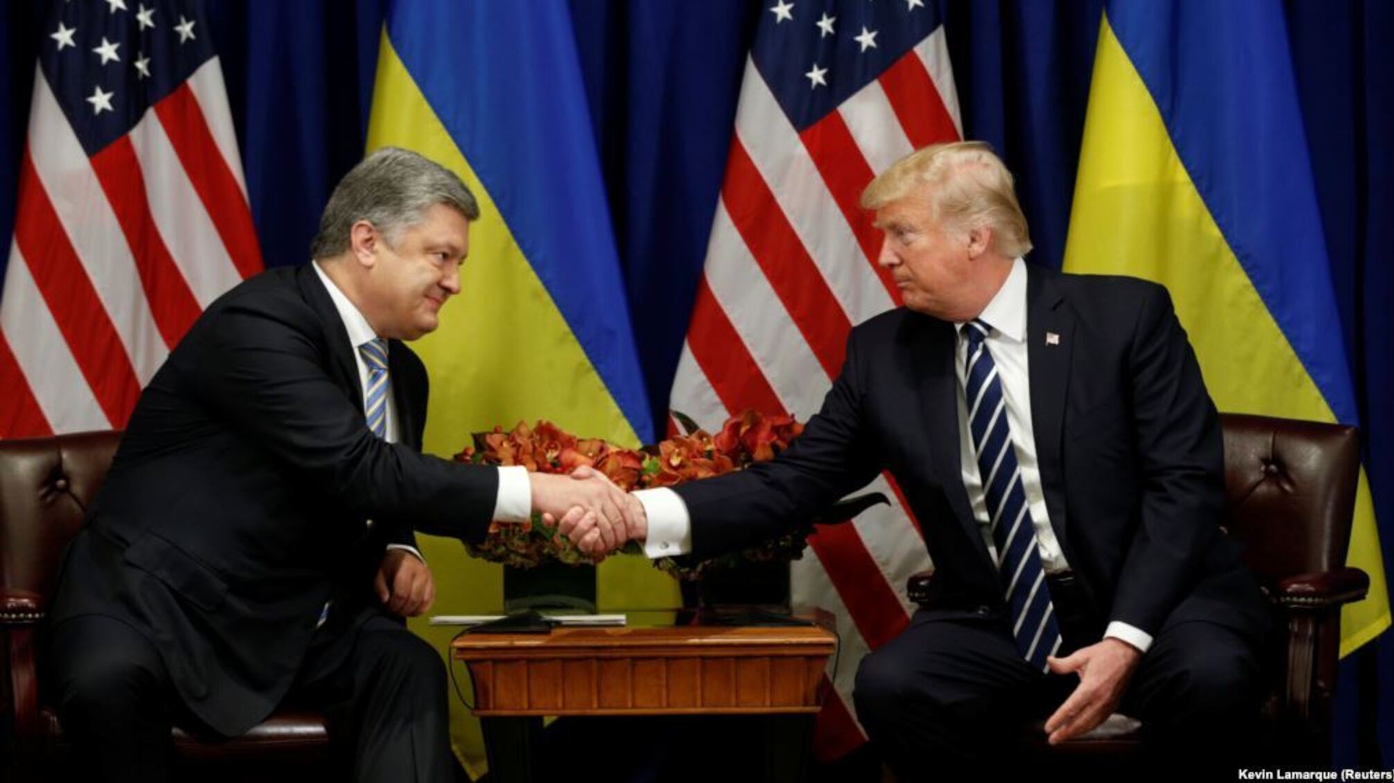 Після зустрічі з Порошенком президент Трамп змінив свою риторику