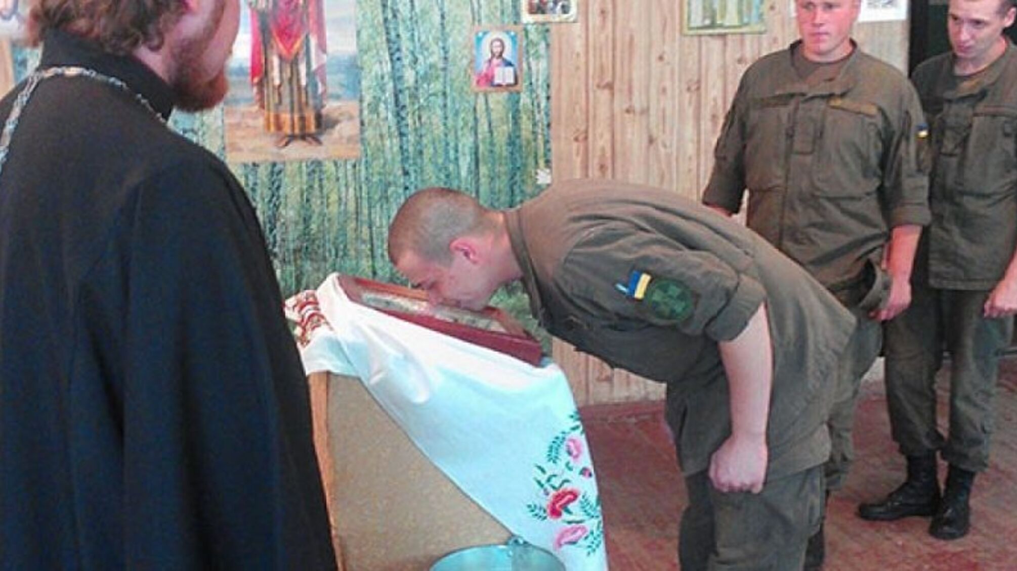 У Херсоні поліція затримала військового капелана: громадськість готова заступитися за священика