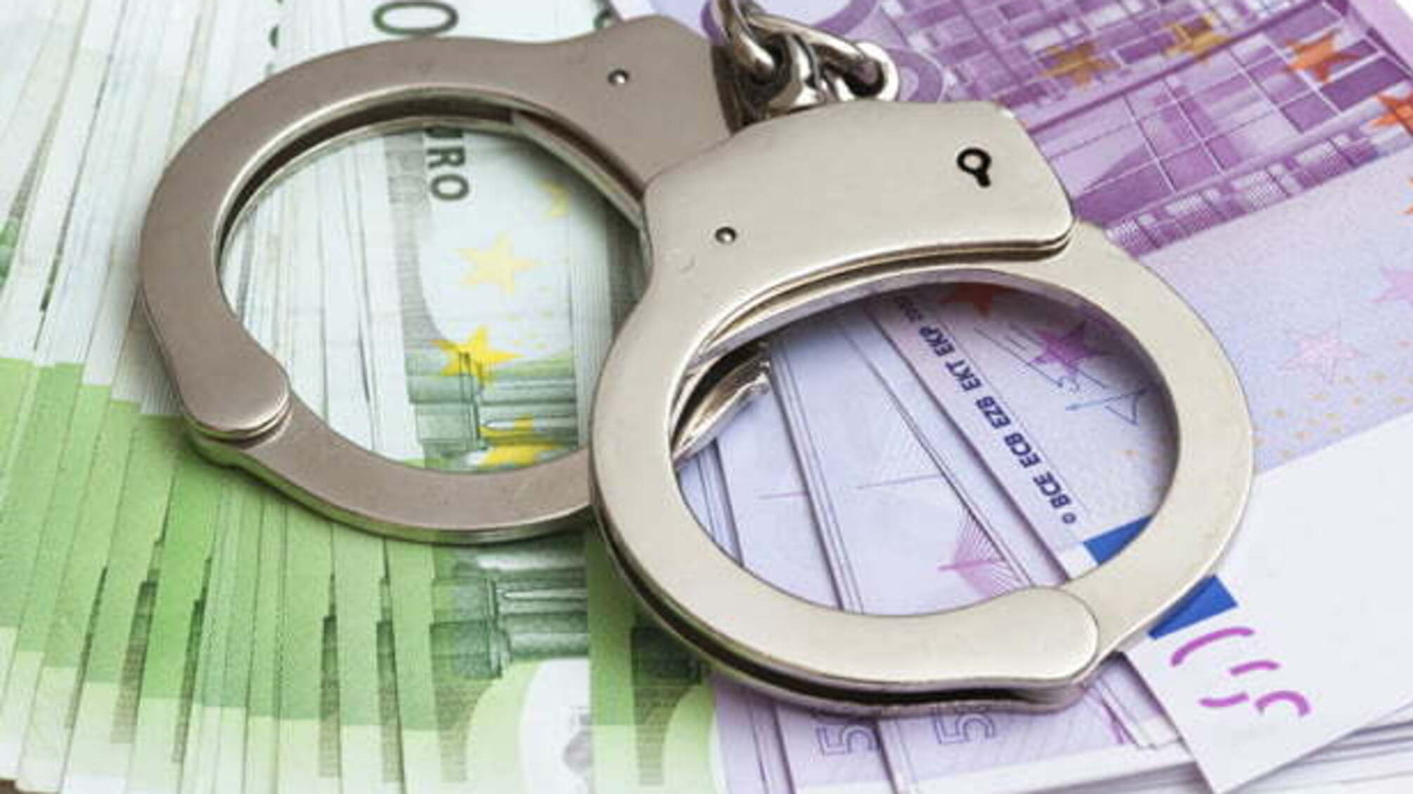Суд дозволив арештувати рахунки Азарова-молодшого в Швейцарії